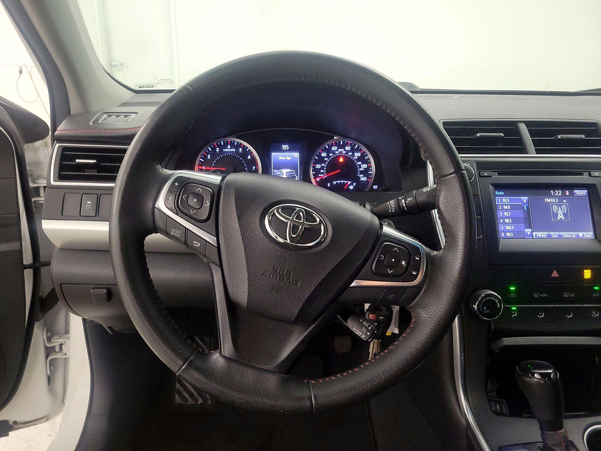 Thumbnail: 2017 Toyota Camry - 10