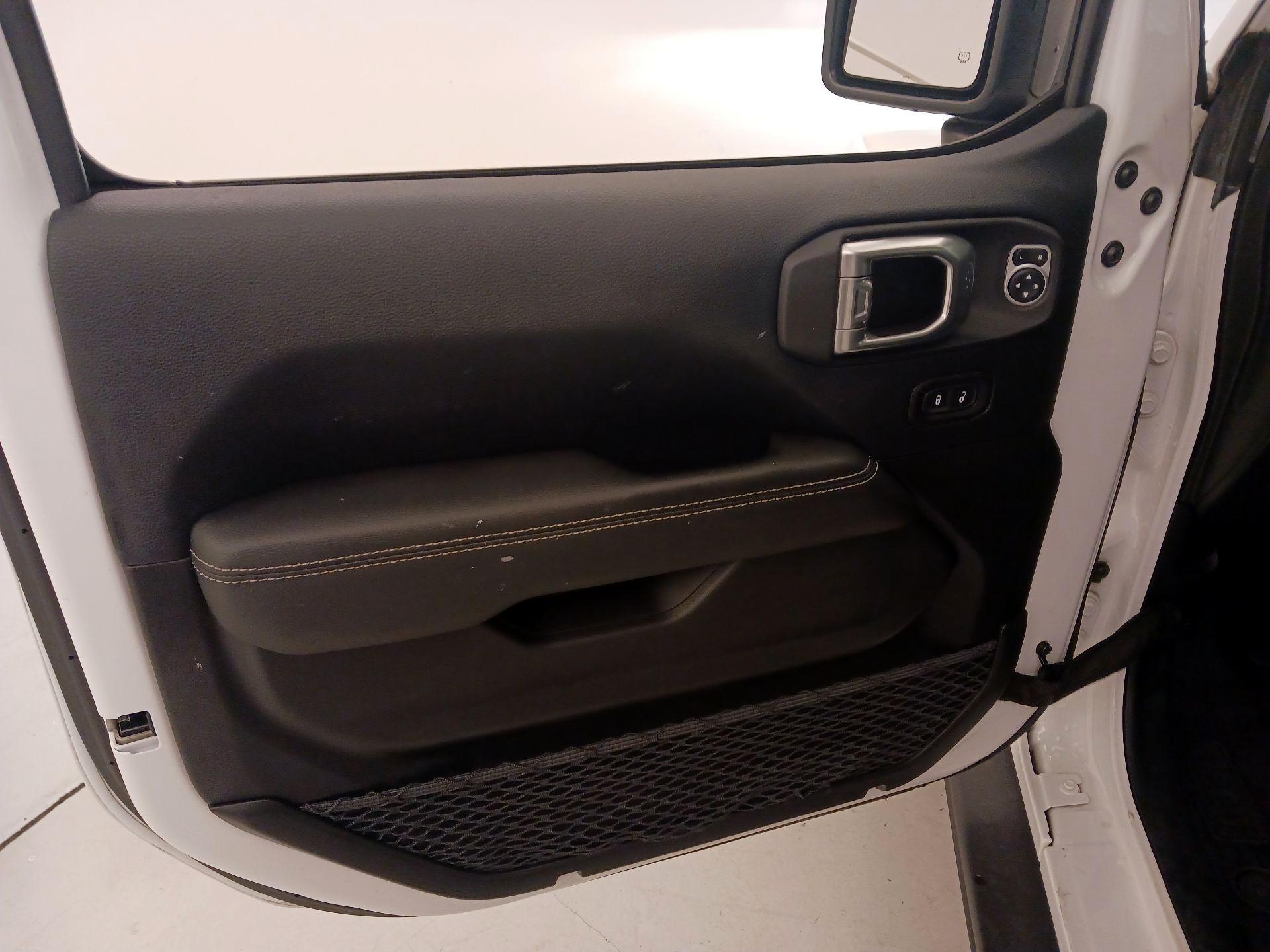 Thumbnail: 2019 Jeep Wrangler - 12