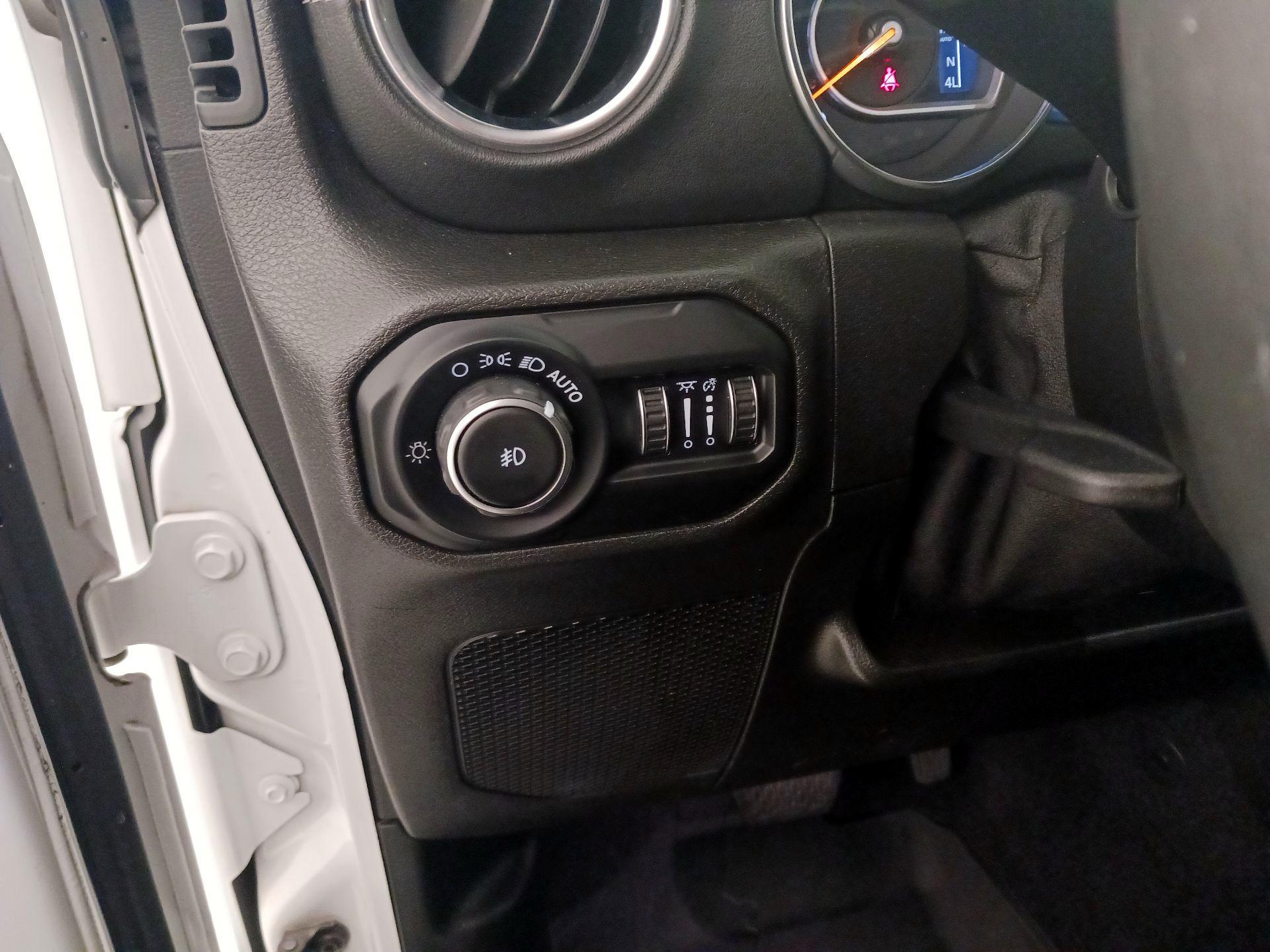 Thumbnail: 2019 Jeep Wrangler - 13