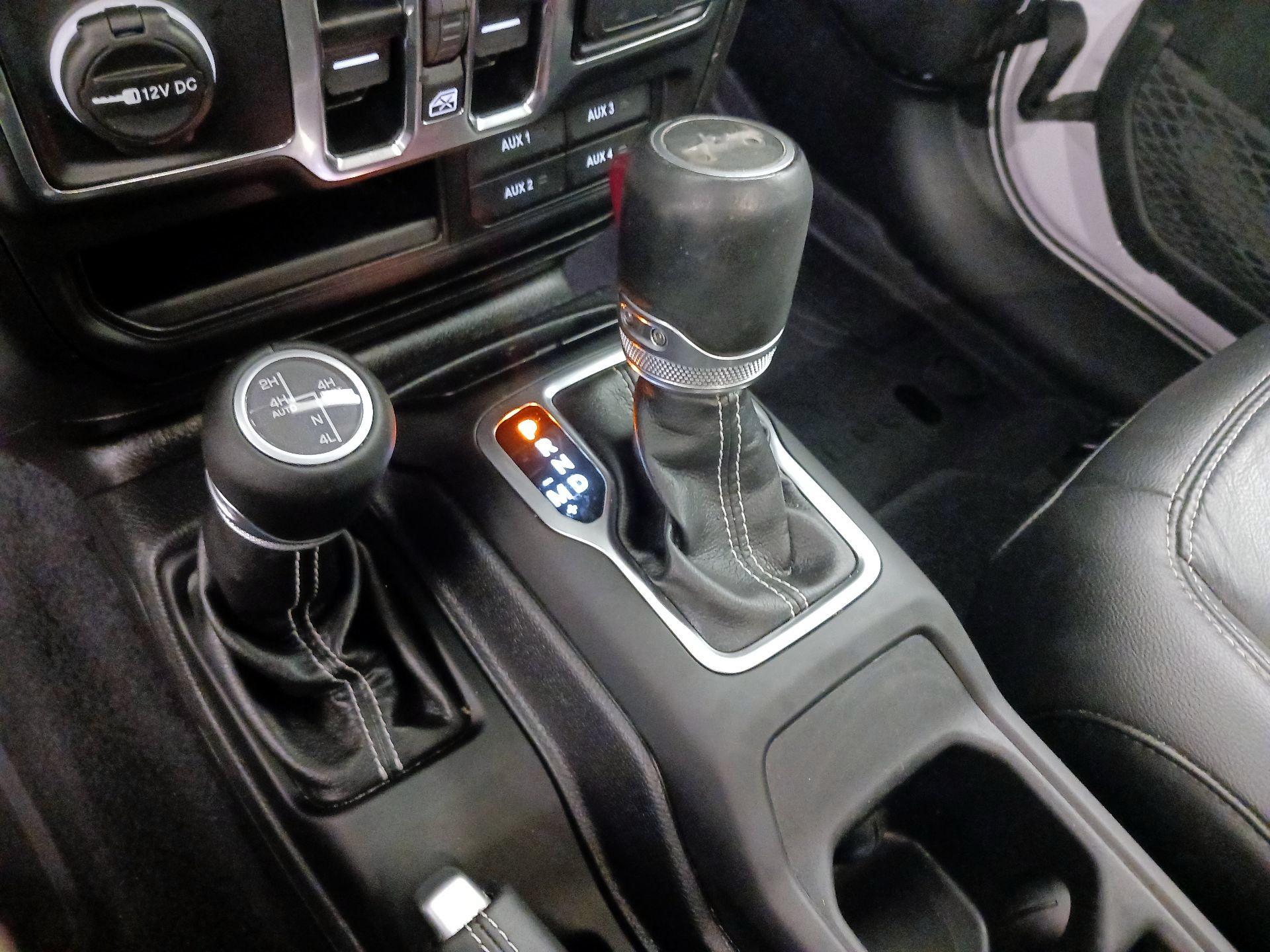 Thumbnail: 2019 Jeep Wrangler - 18