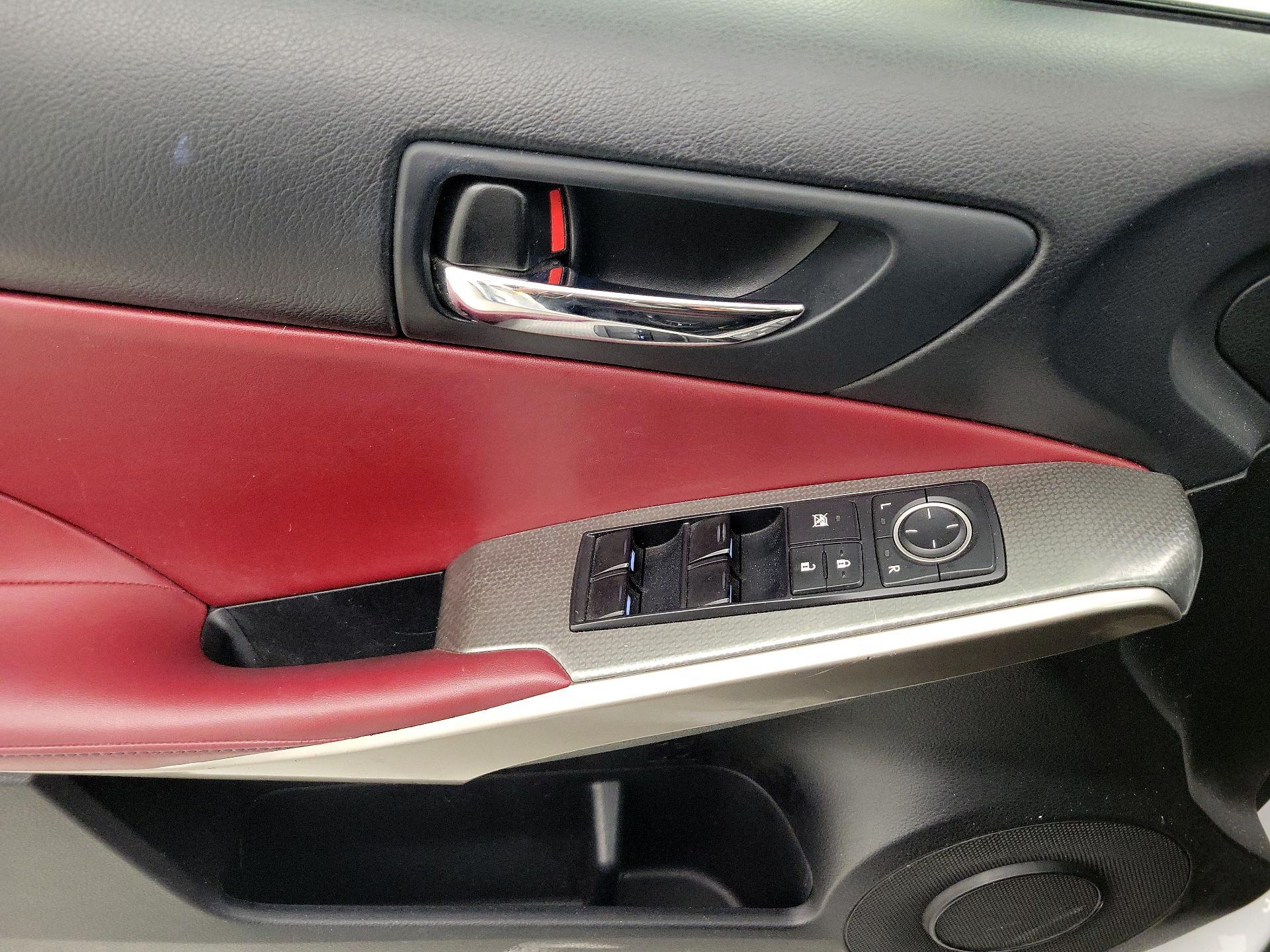 Thumbnail: 2015 Lexus IS - 12