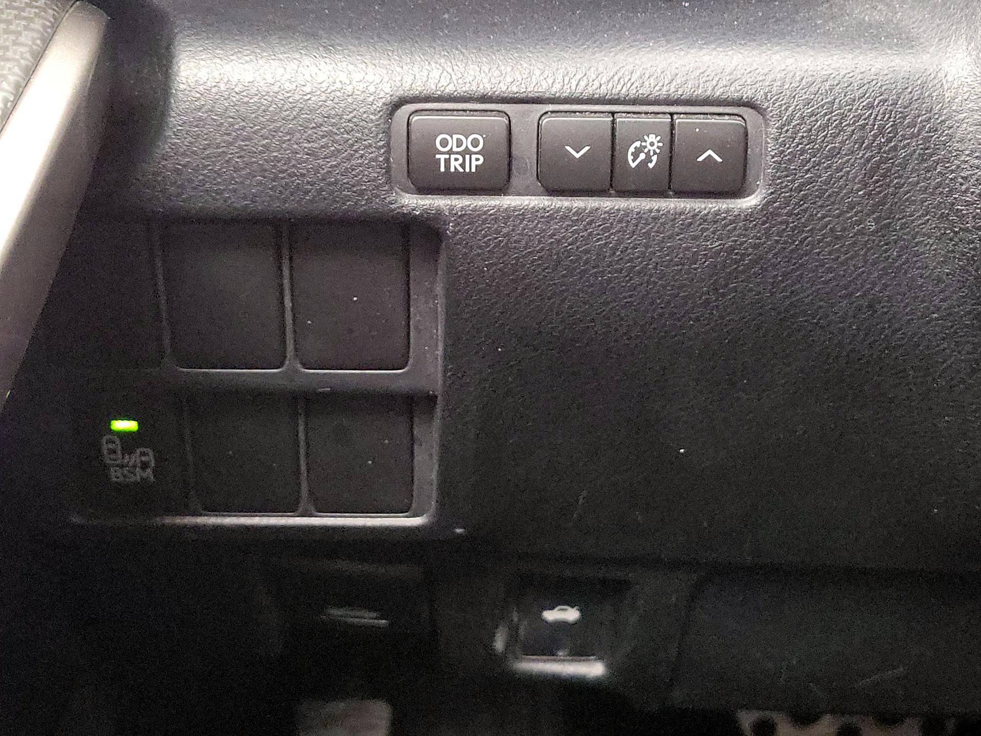 Thumbnail: 2015 Lexus IS - 13