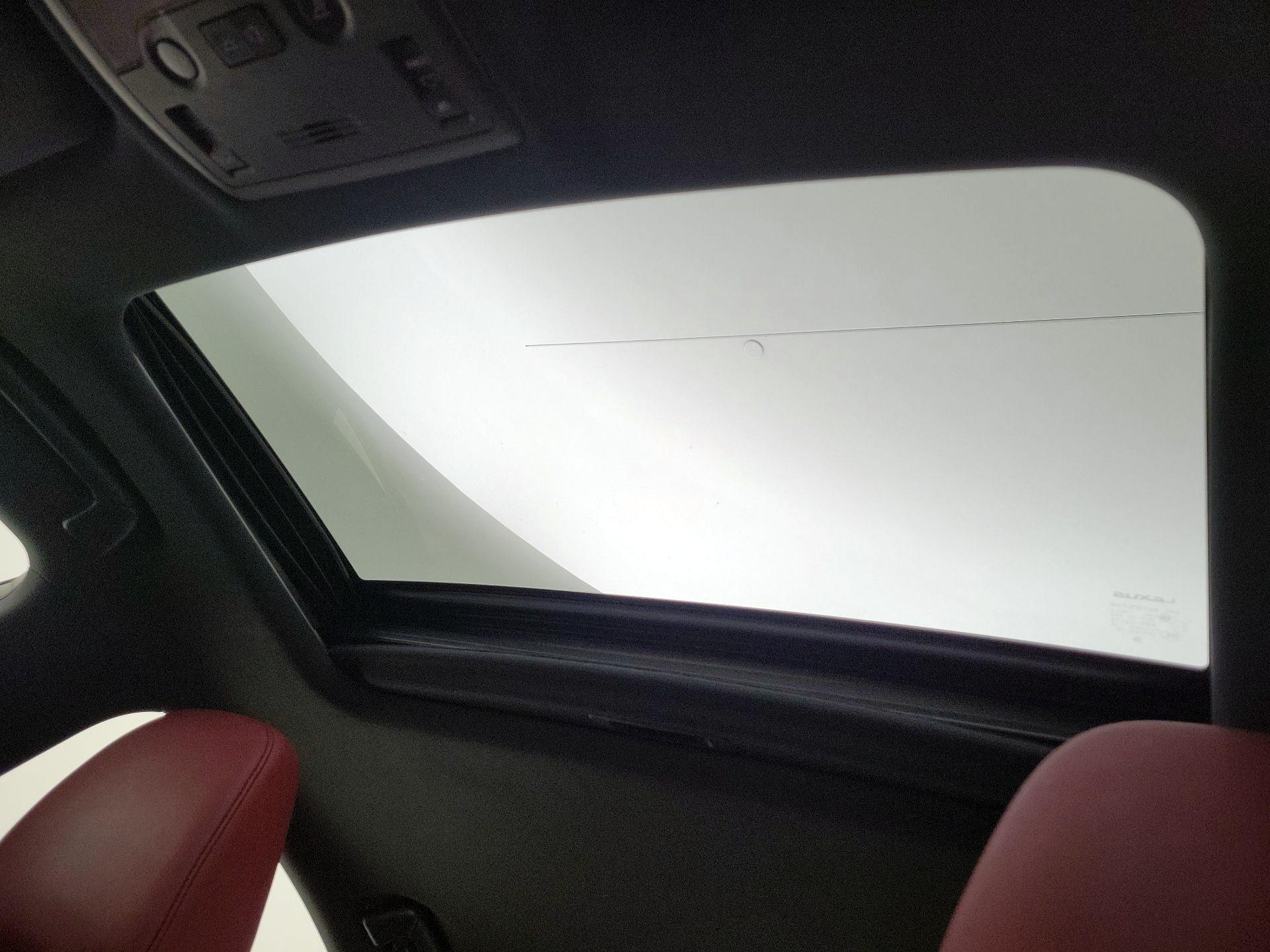 Thumbnail: 2015 Lexus IS - 20