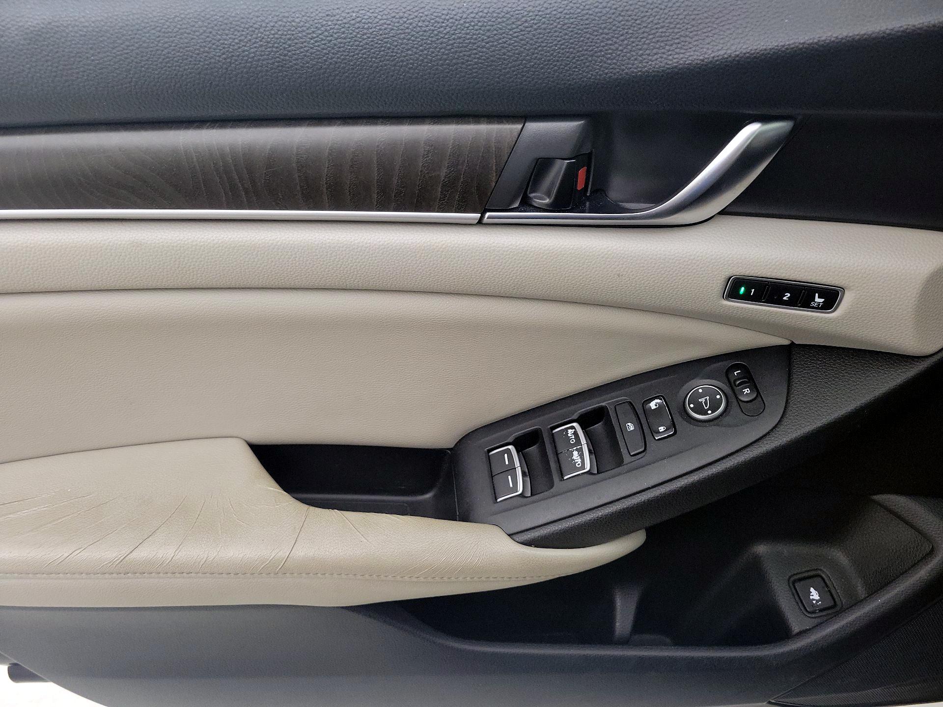 Thumbnail: 2018 Honda Accord - 12