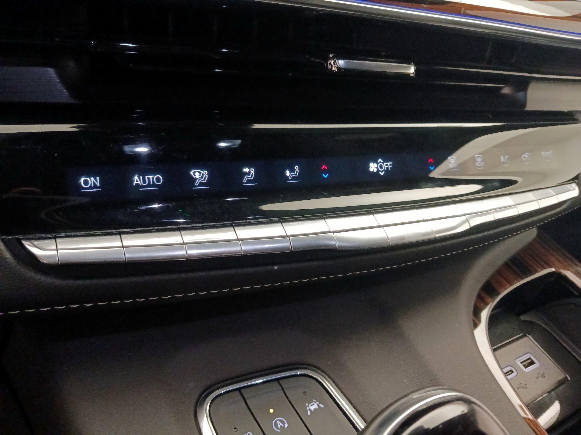 Thumbnail: 2024 Cadillac Escalade - 17