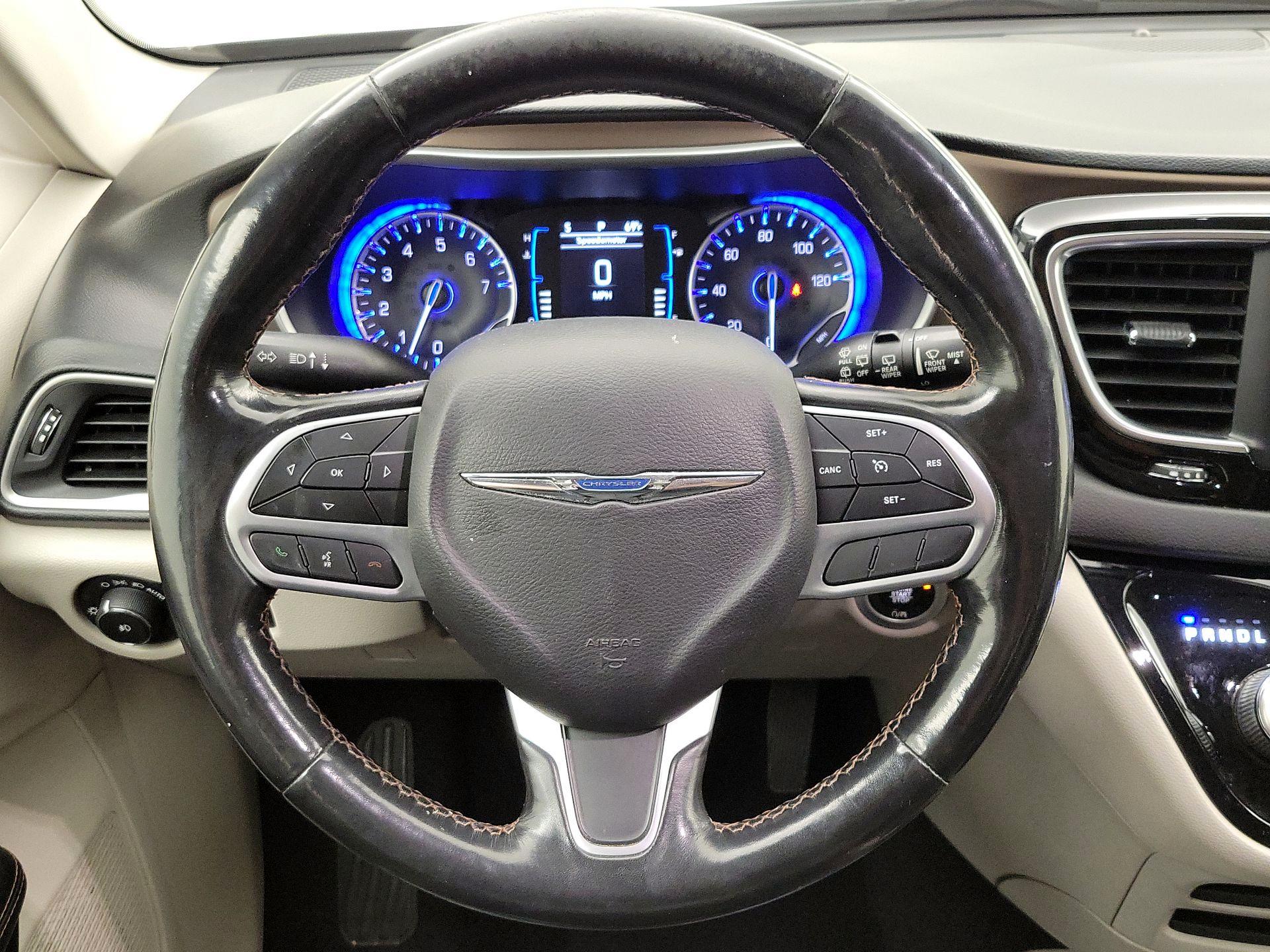 Thumbnail: 2019 Chrysler Pacifica - 10