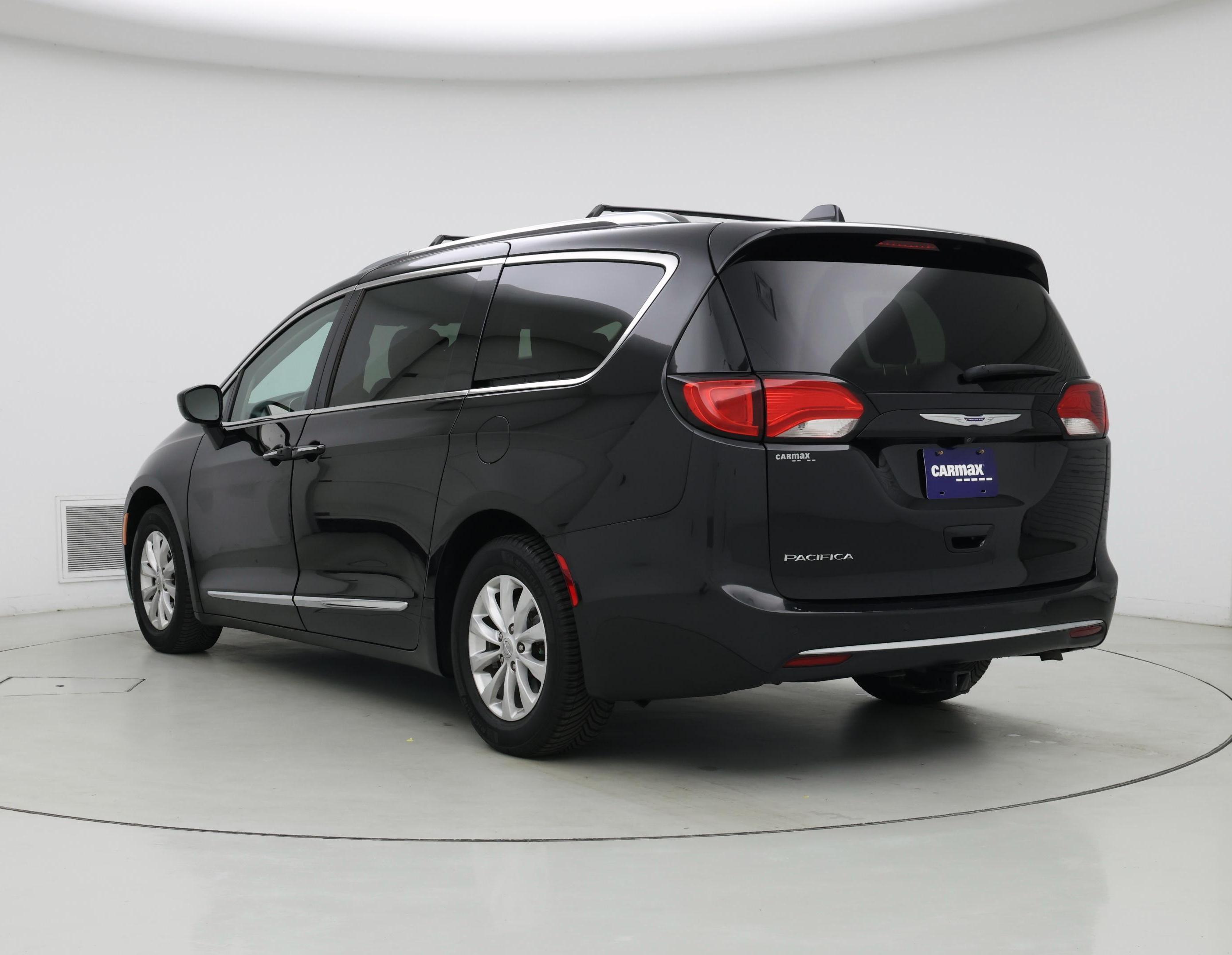 Thumbnail: 2019 Chrysler Pacifica - 2