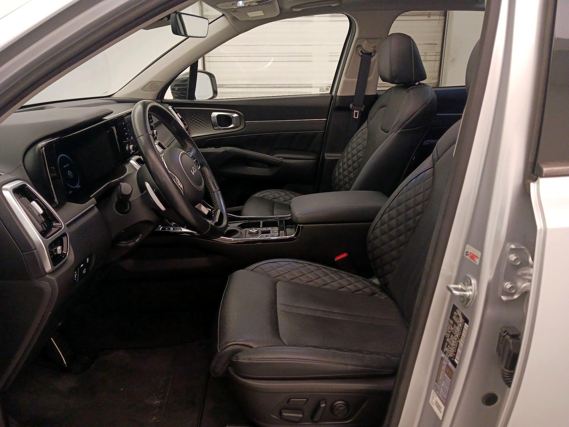 Thumbnail: 2022 Kia Sorento - 9