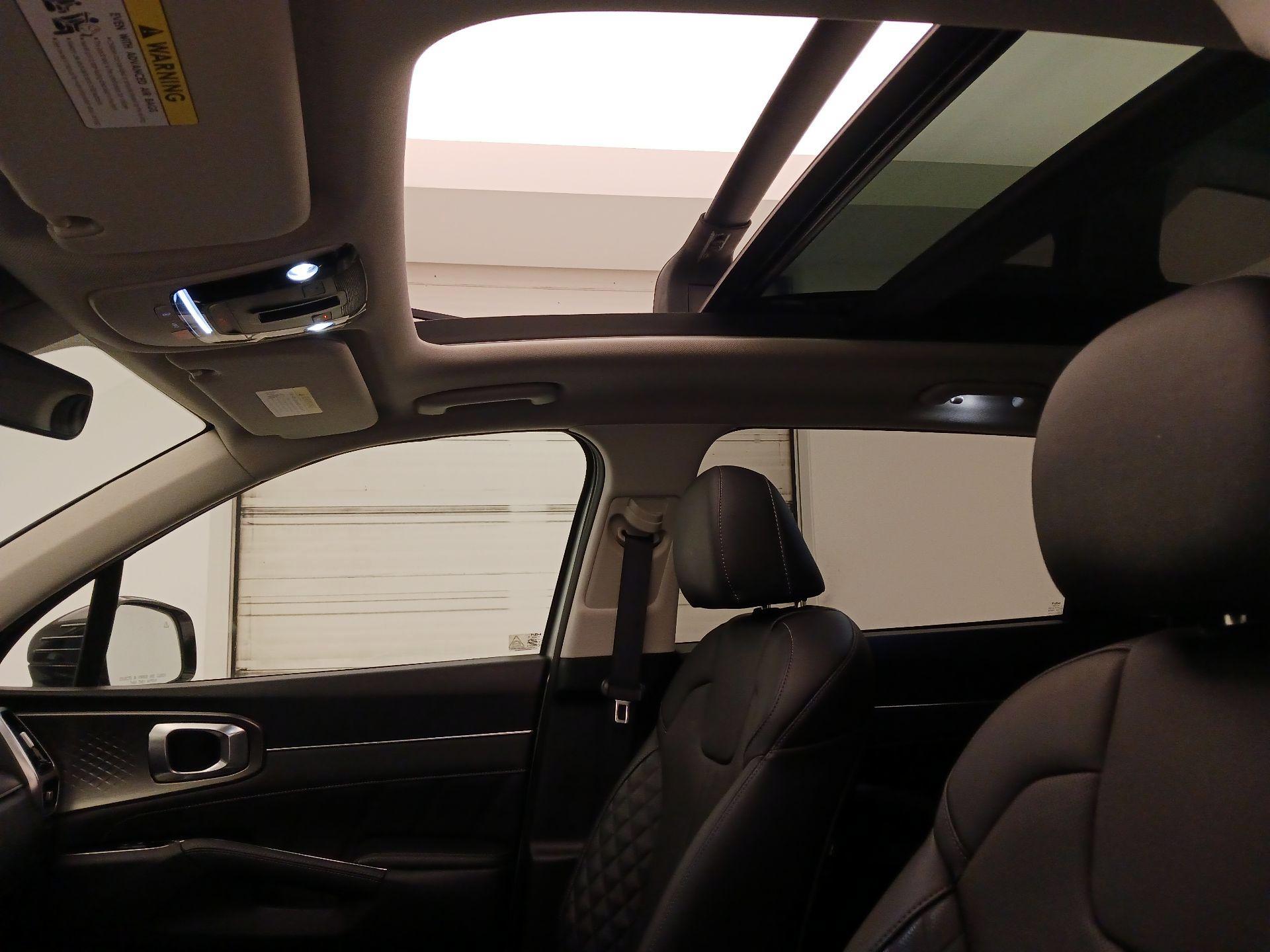 Thumbnail: 2022 Kia Sorento - 18
