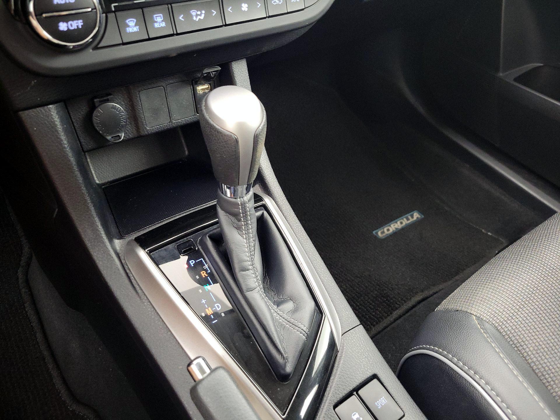 Thumbnail: 2015 Toyota Corolla - 17