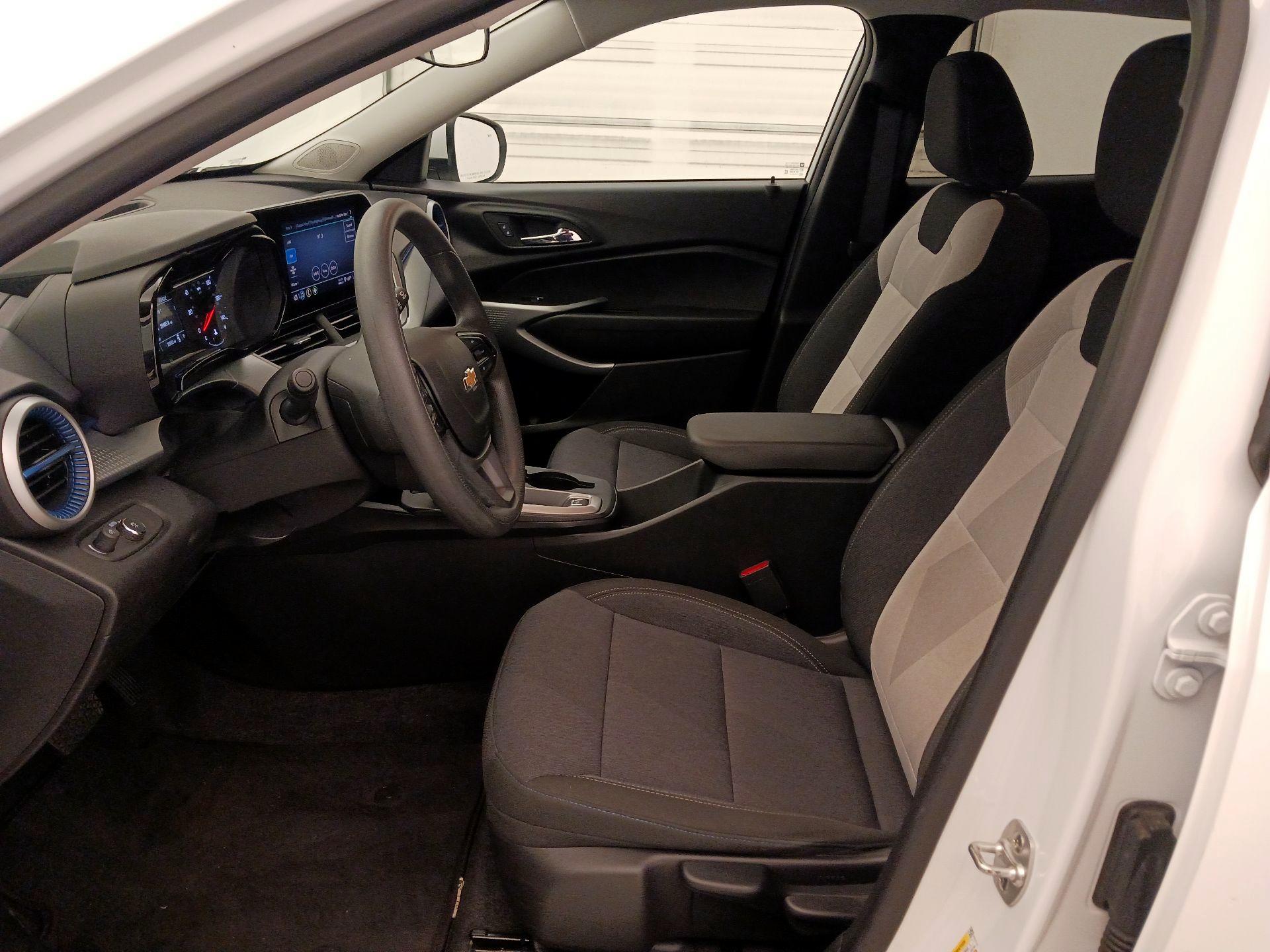 Thumbnail: 2024 Chevrolet Trax - 9