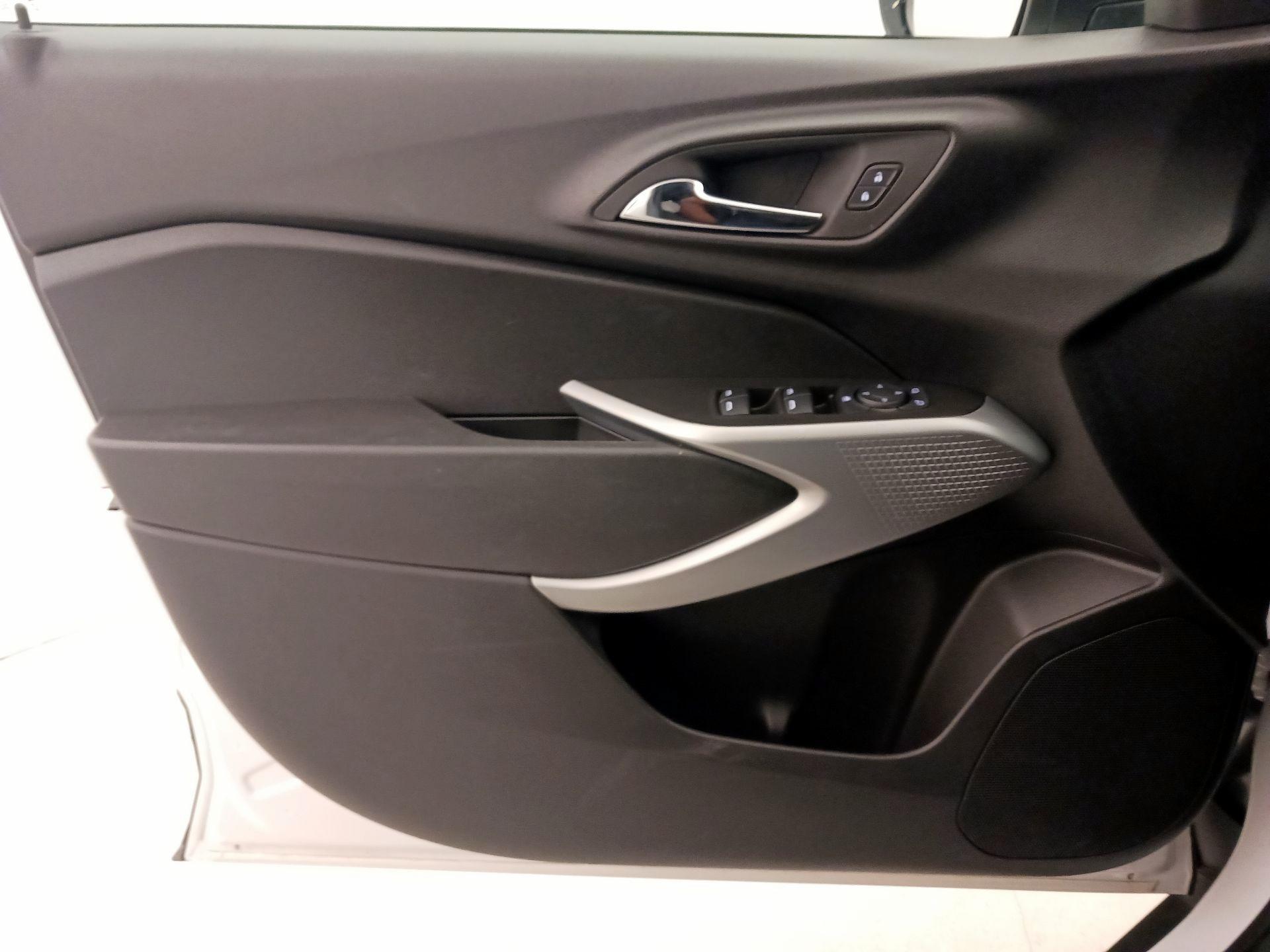 Thumbnail: 2024 Chevrolet Trax - 10