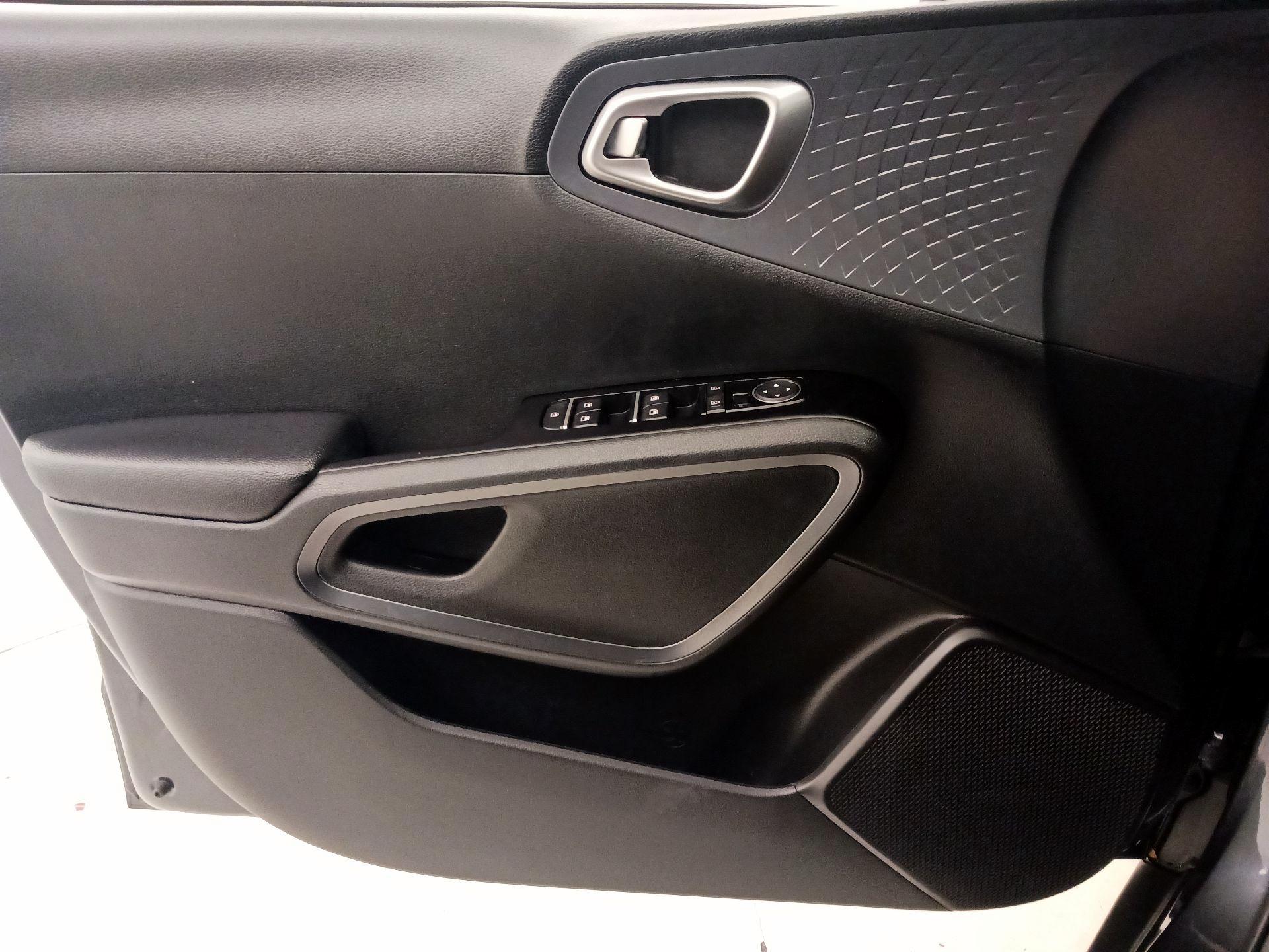Thumbnail: 2021 Kia Soul - 12
