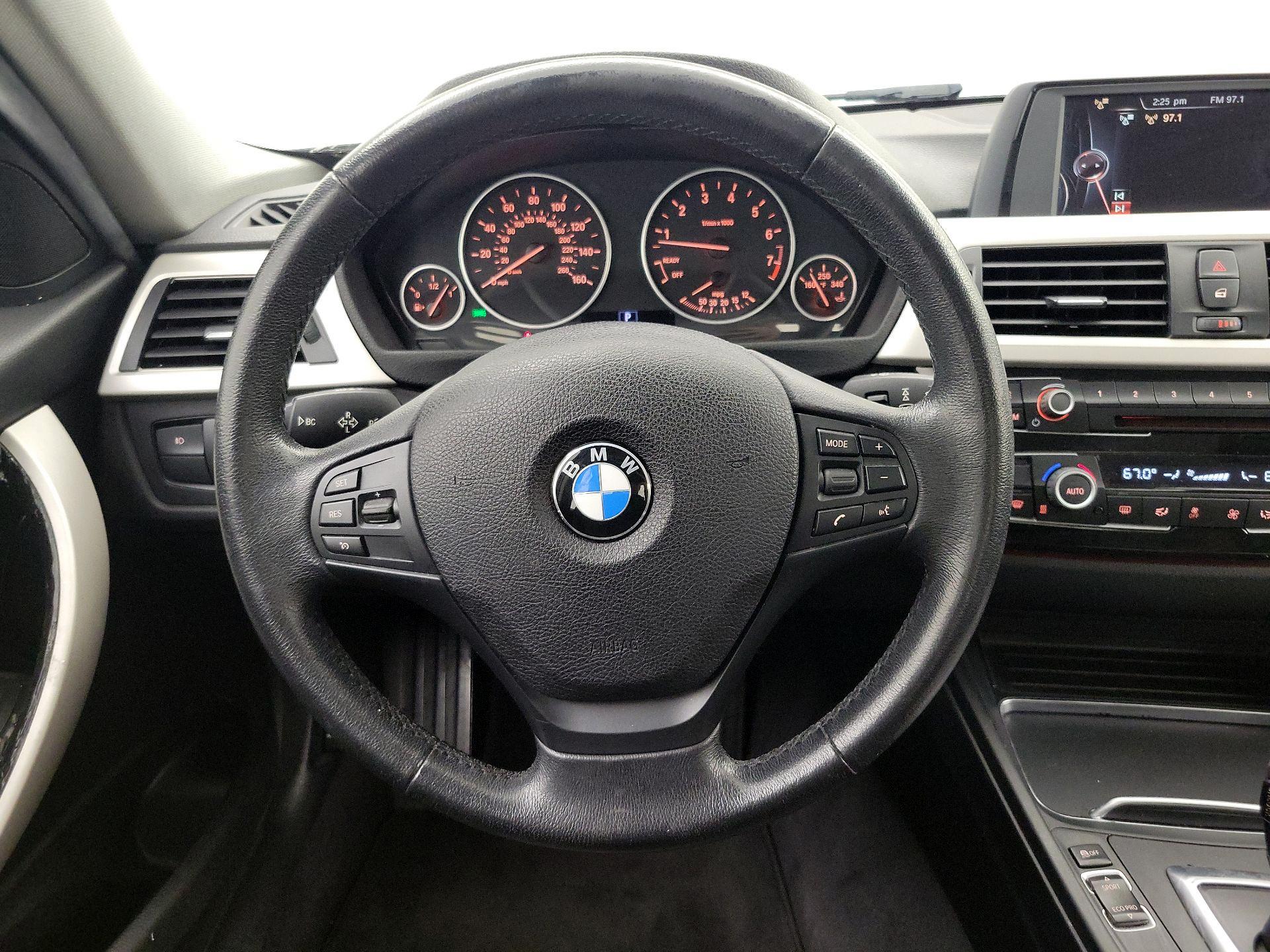 Thumbnail: 2017 BMW 3 Series - 10
