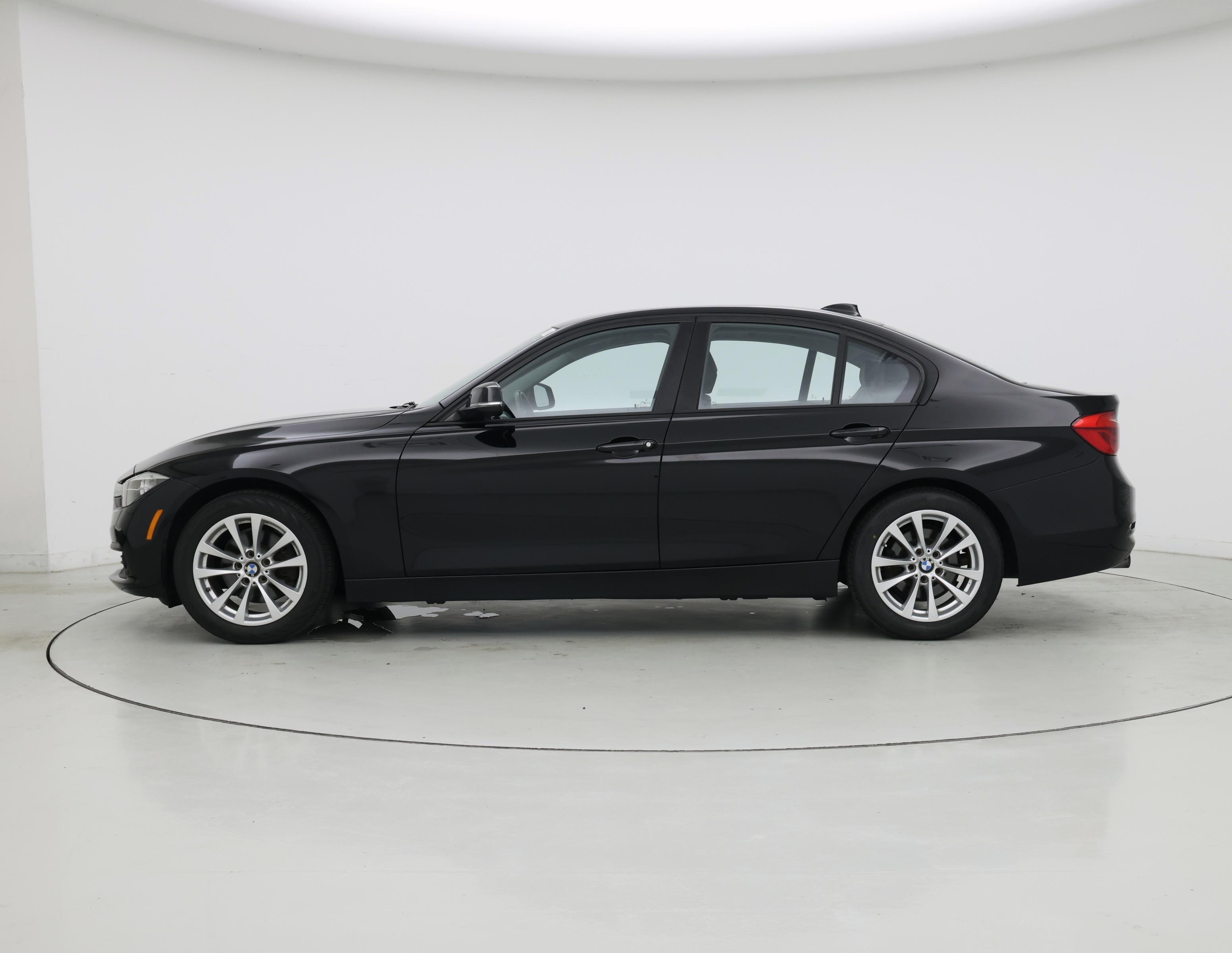 Thumbnail: 2017 BMW 3 Series - 3