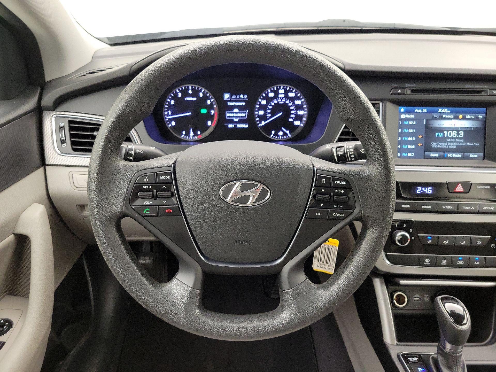 Thumbnail: 2016 Hyundai Sonata - 10