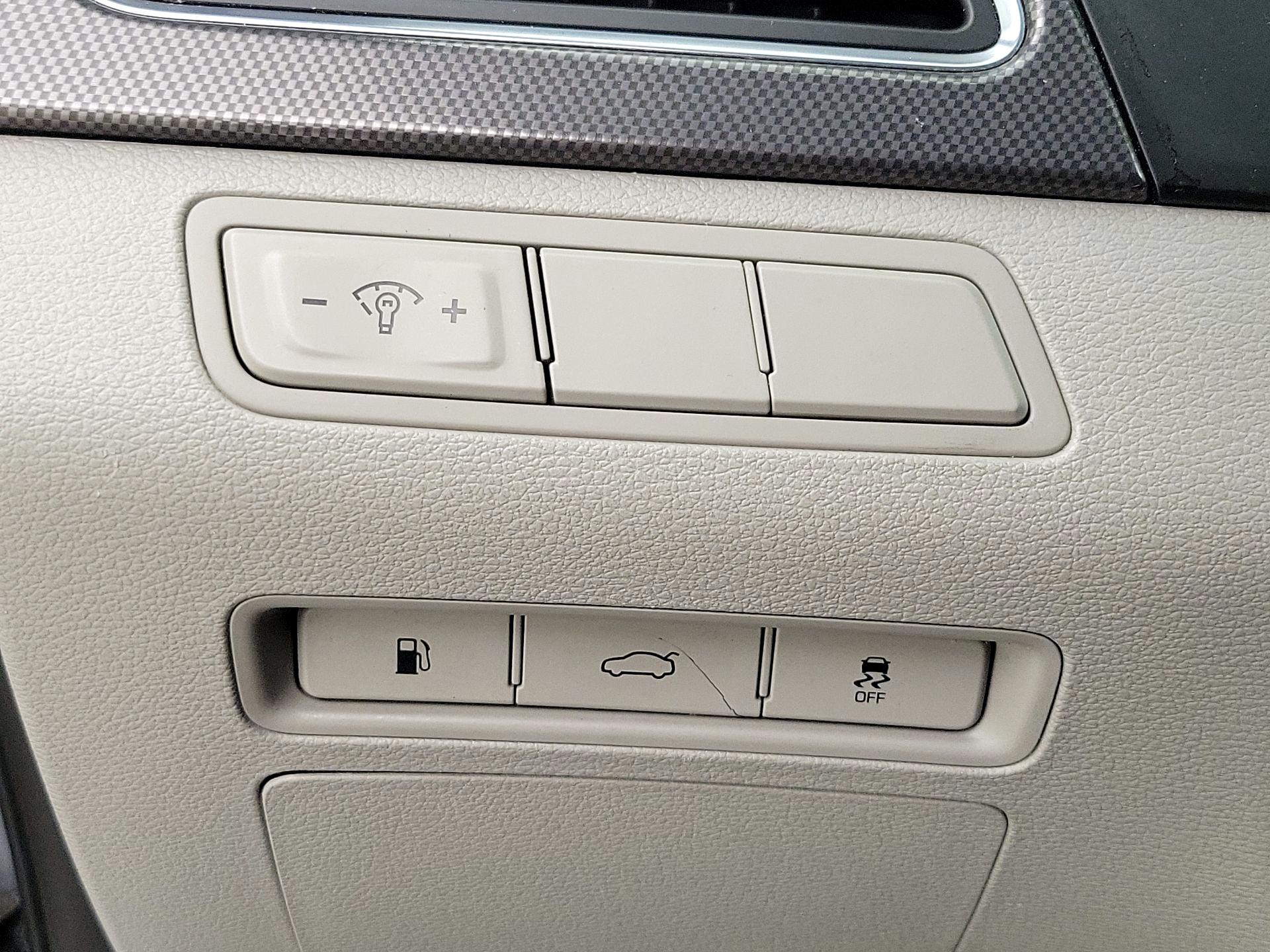 Thumbnail: 2016 Hyundai Sonata - 13