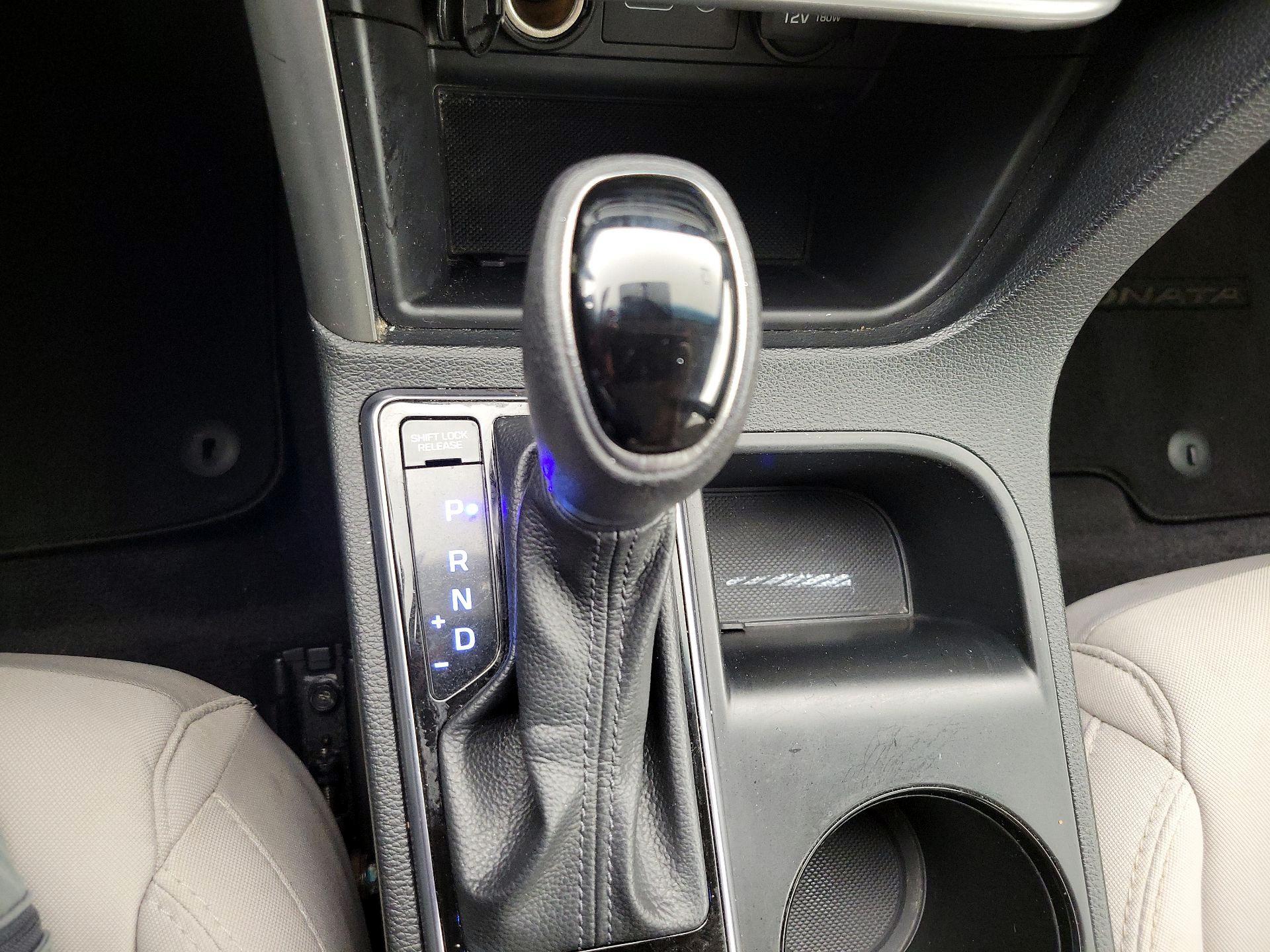 Thumbnail: 2016 Hyundai Sonata - 17