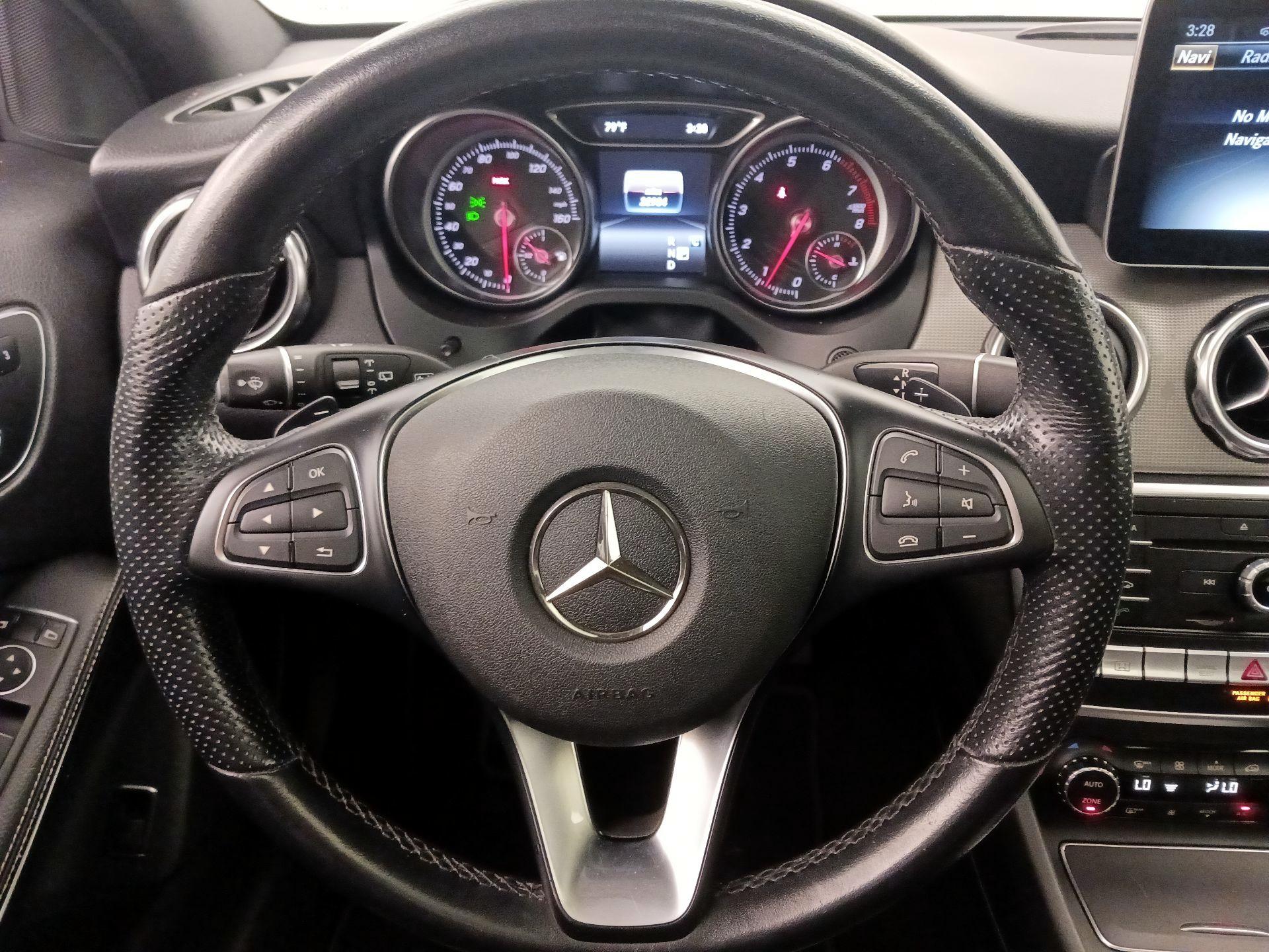 Thumbnail: 2019 Mercedes-Benz GLA - 10
