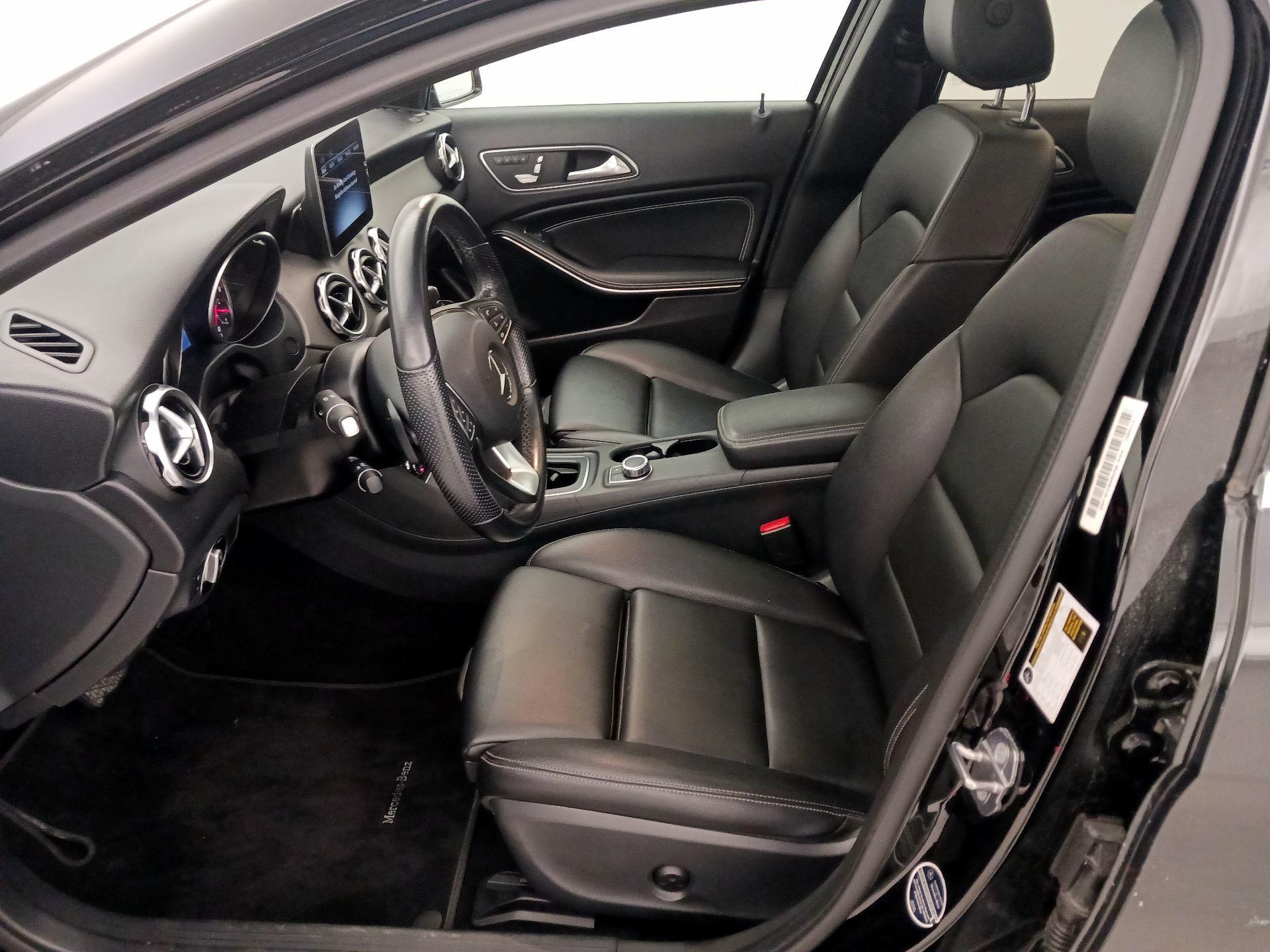 Thumbnail: 2019 Mercedes-Benz GLA - 11