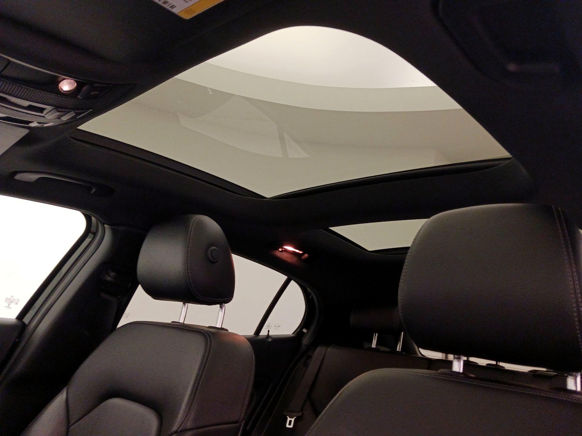 Thumbnail: 2019 Mercedes-Benz GLA - 19
