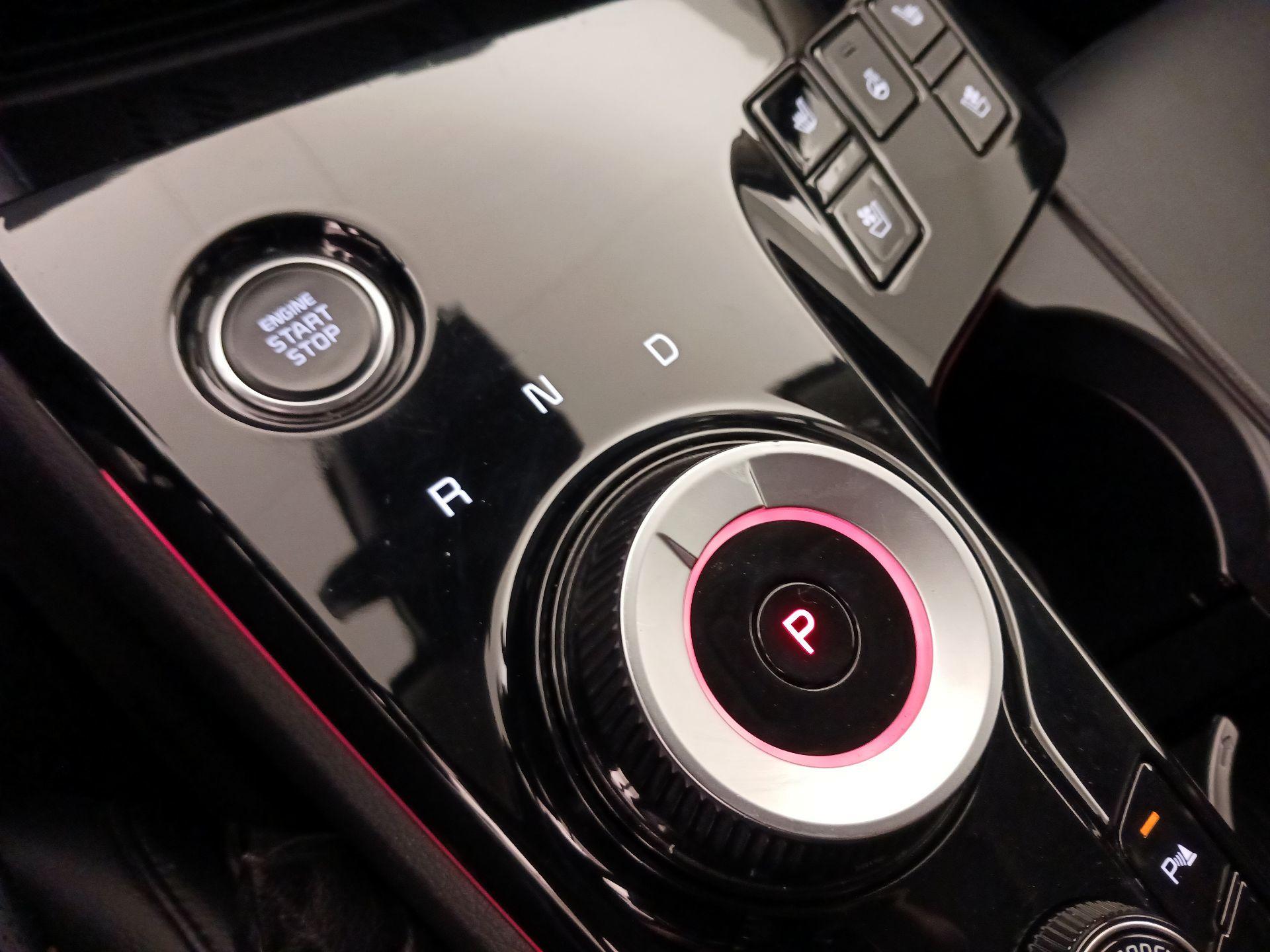 Thumbnail: 2023 Kia Sportage - 18