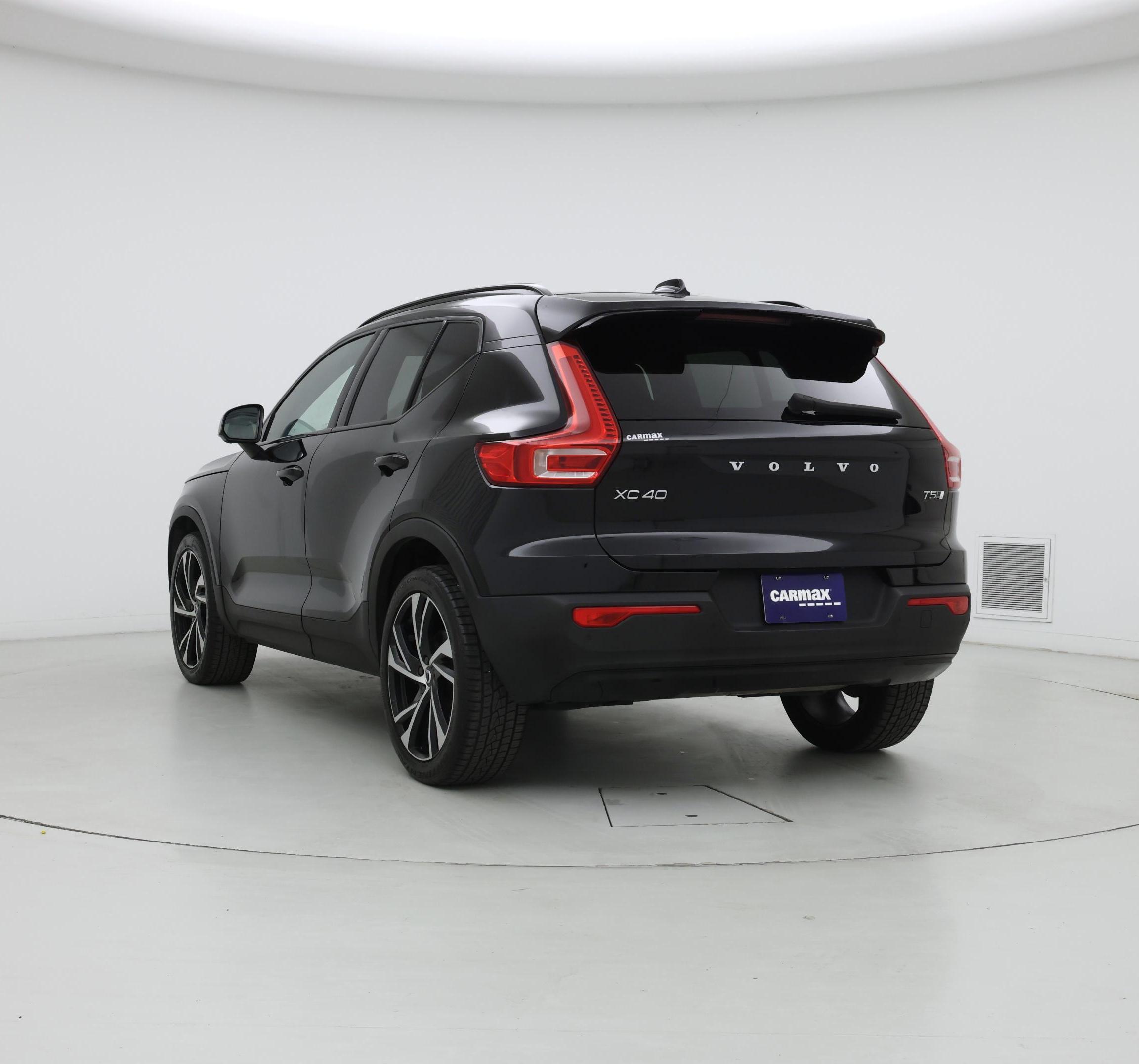 Thumbnail: 2022 Volvo XC40 - 2