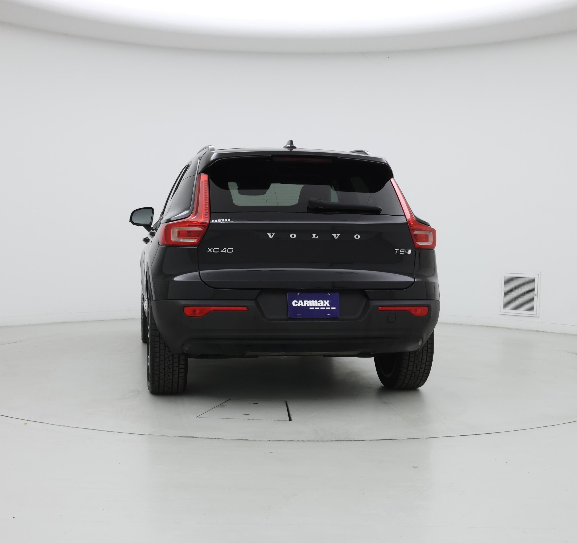 Thumbnail: 2022 Volvo XC40 - 6