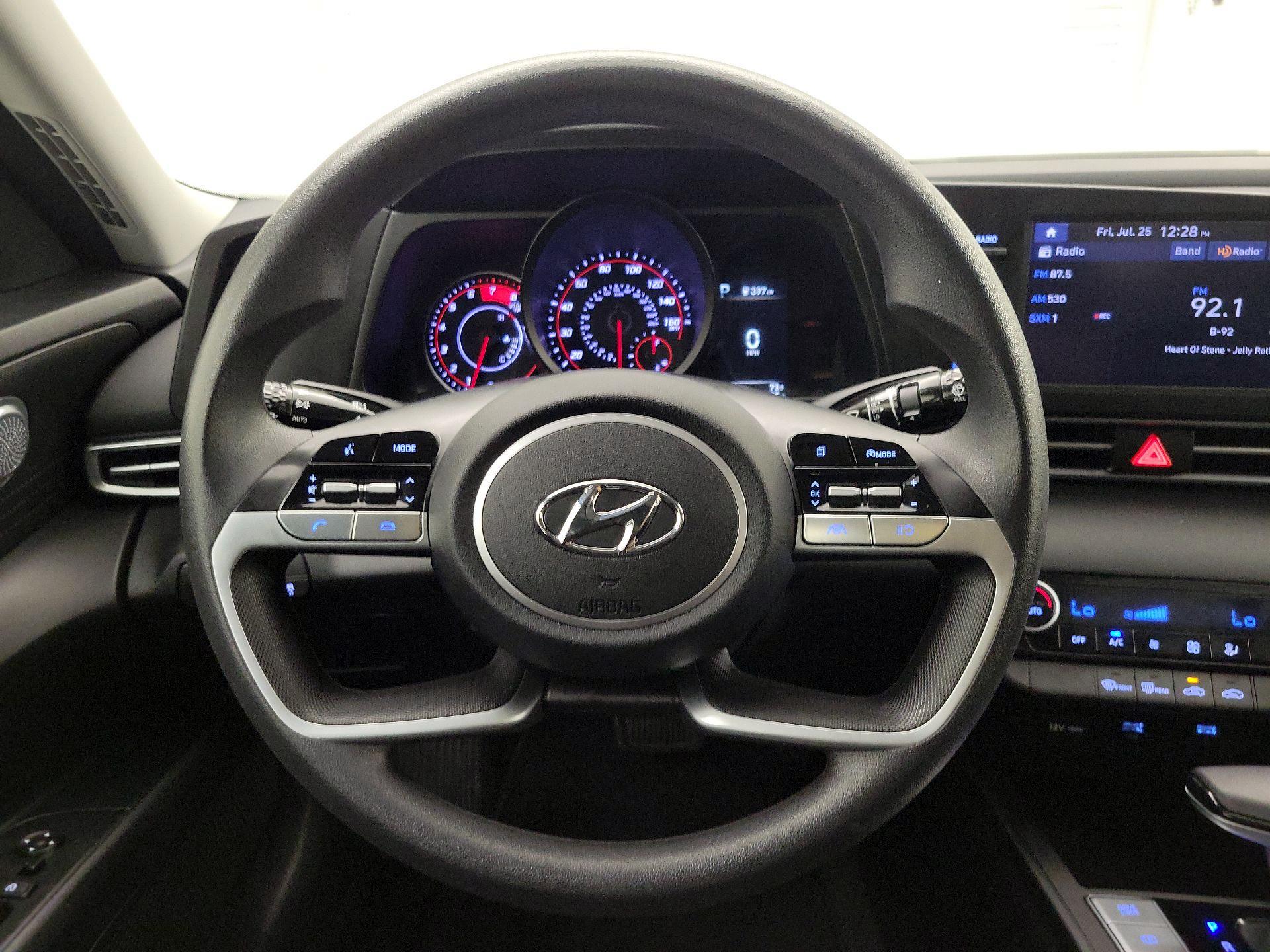 Thumbnail: 2023 Hyundai Elantra - 10