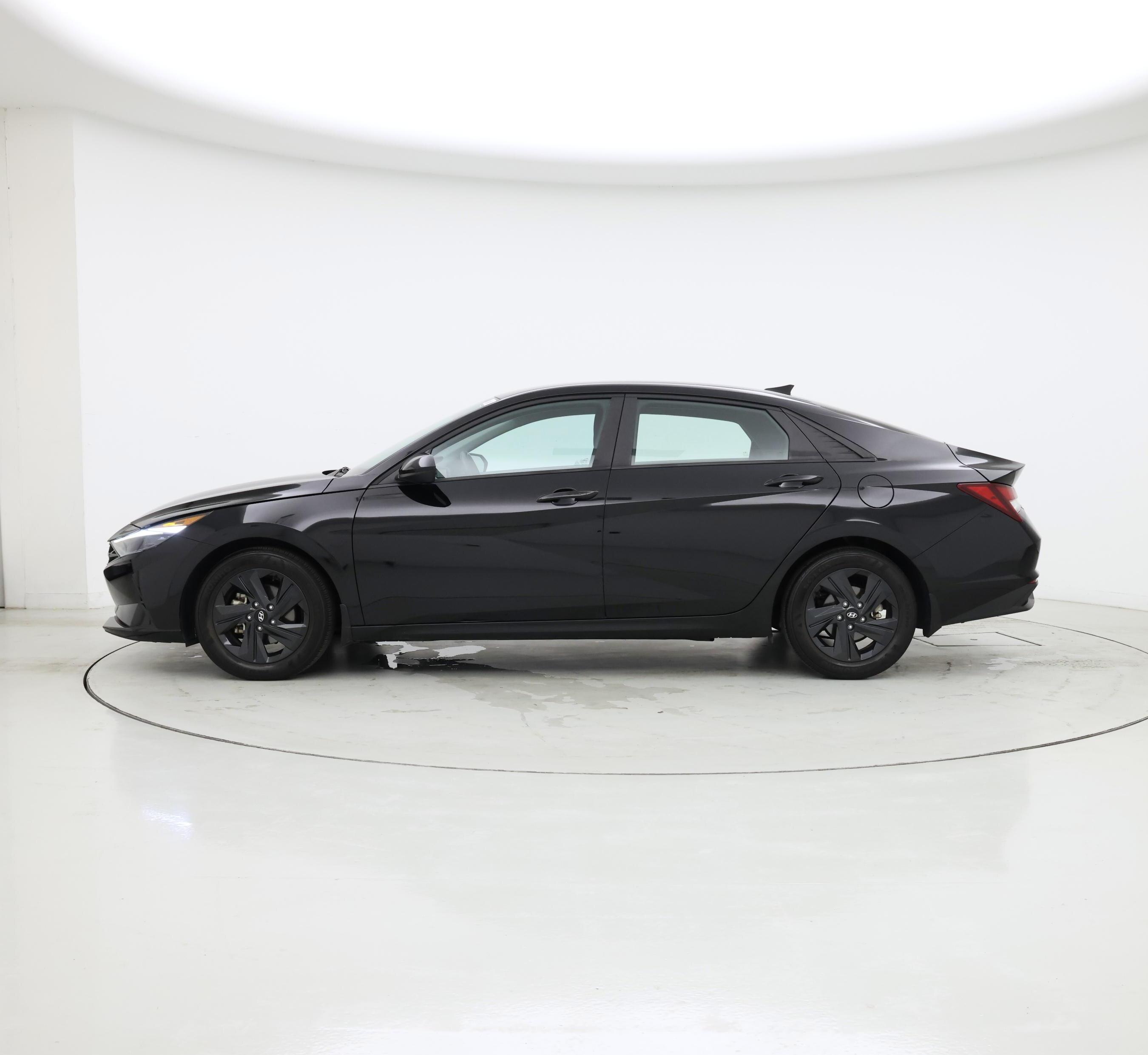 Thumbnail: 2023 Hyundai Elantra - 3