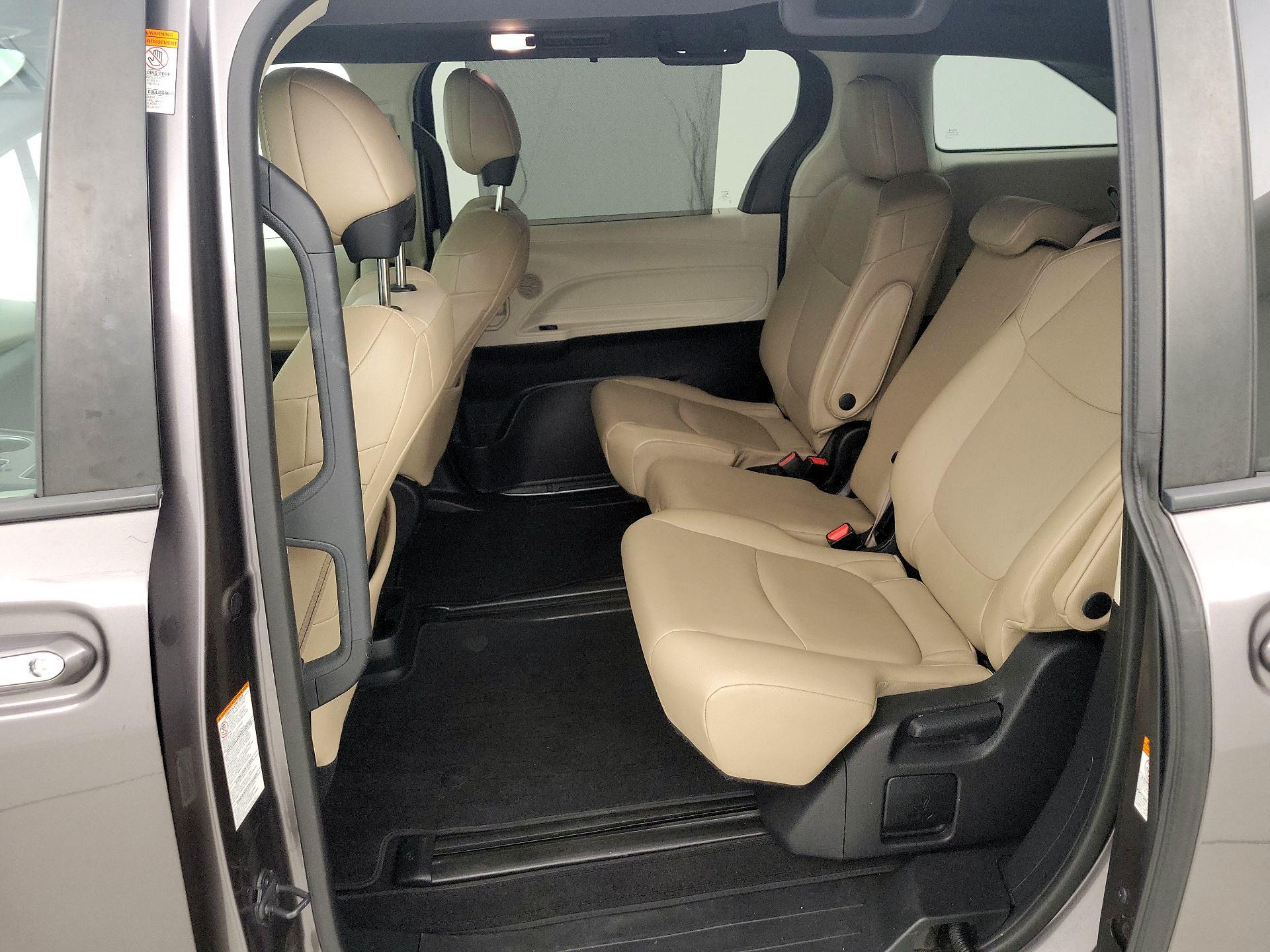 Thumbnail: 2021 Toyota Sienna - 19