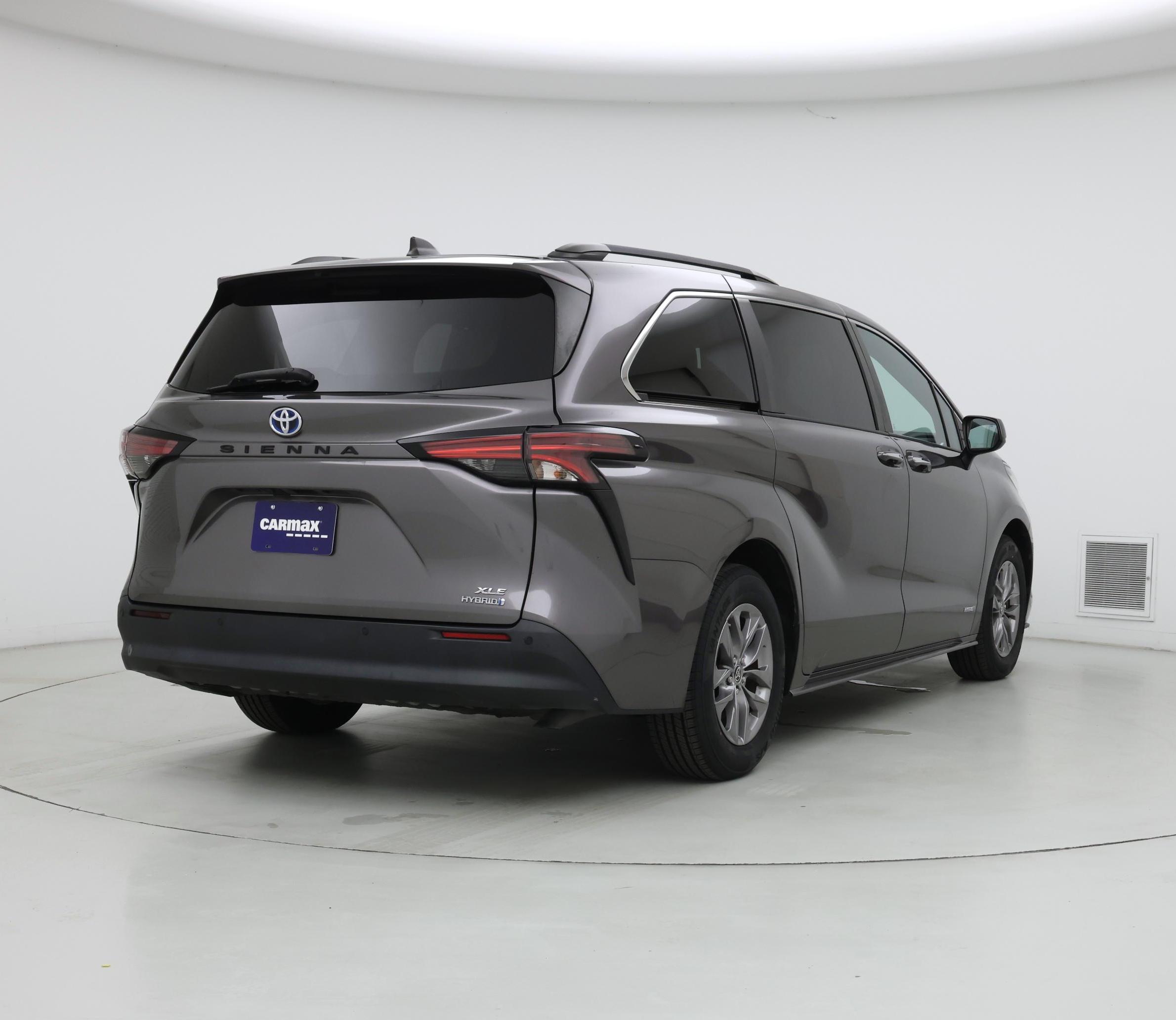 Thumbnail: 2021 Toyota Sienna - 8