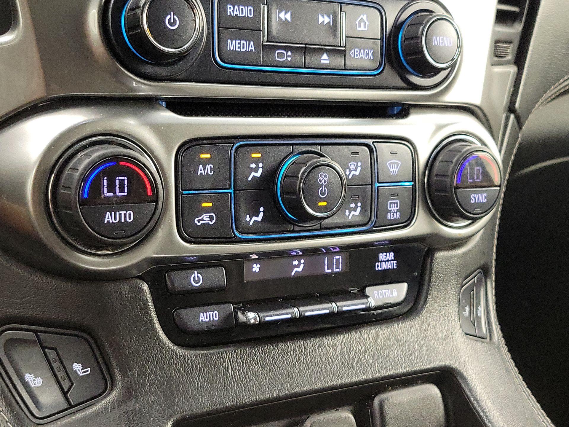 Thumbnail: 2019 Chevrolet Suburban - 17