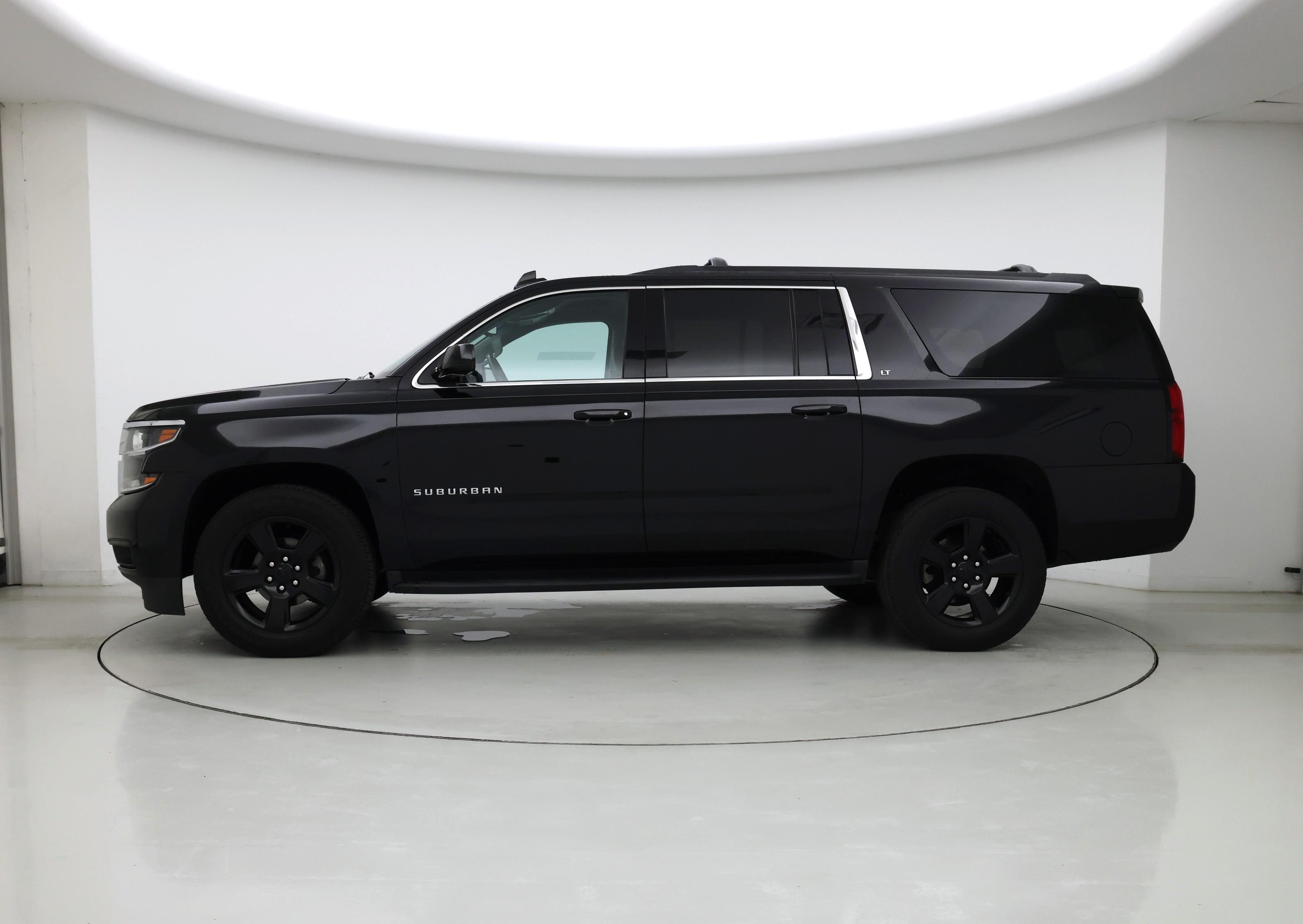 Thumbnail: 2019 Chevrolet Suburban - 3