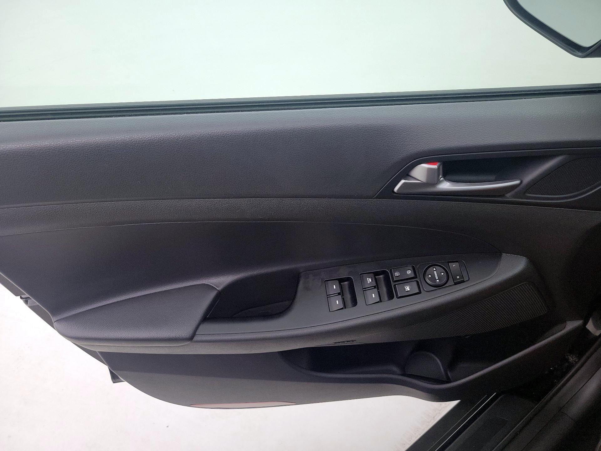 Thumbnail: 2018 Hyundai Tucson - 12