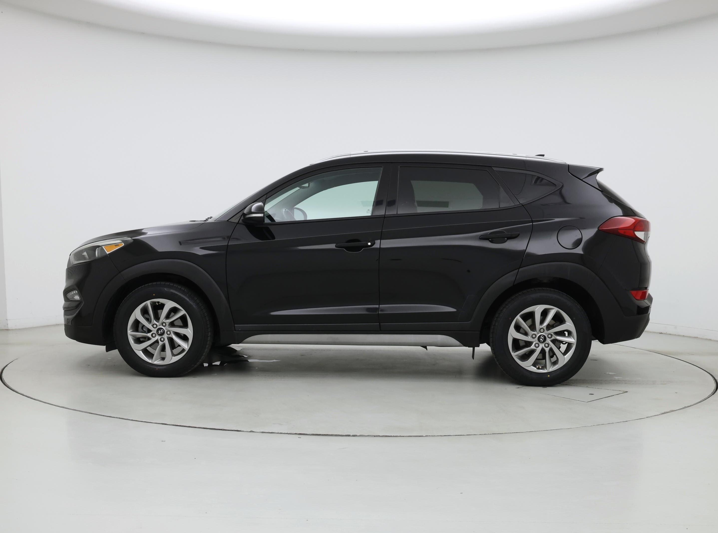 Thumbnail: 2018 Hyundai Tucson - 3