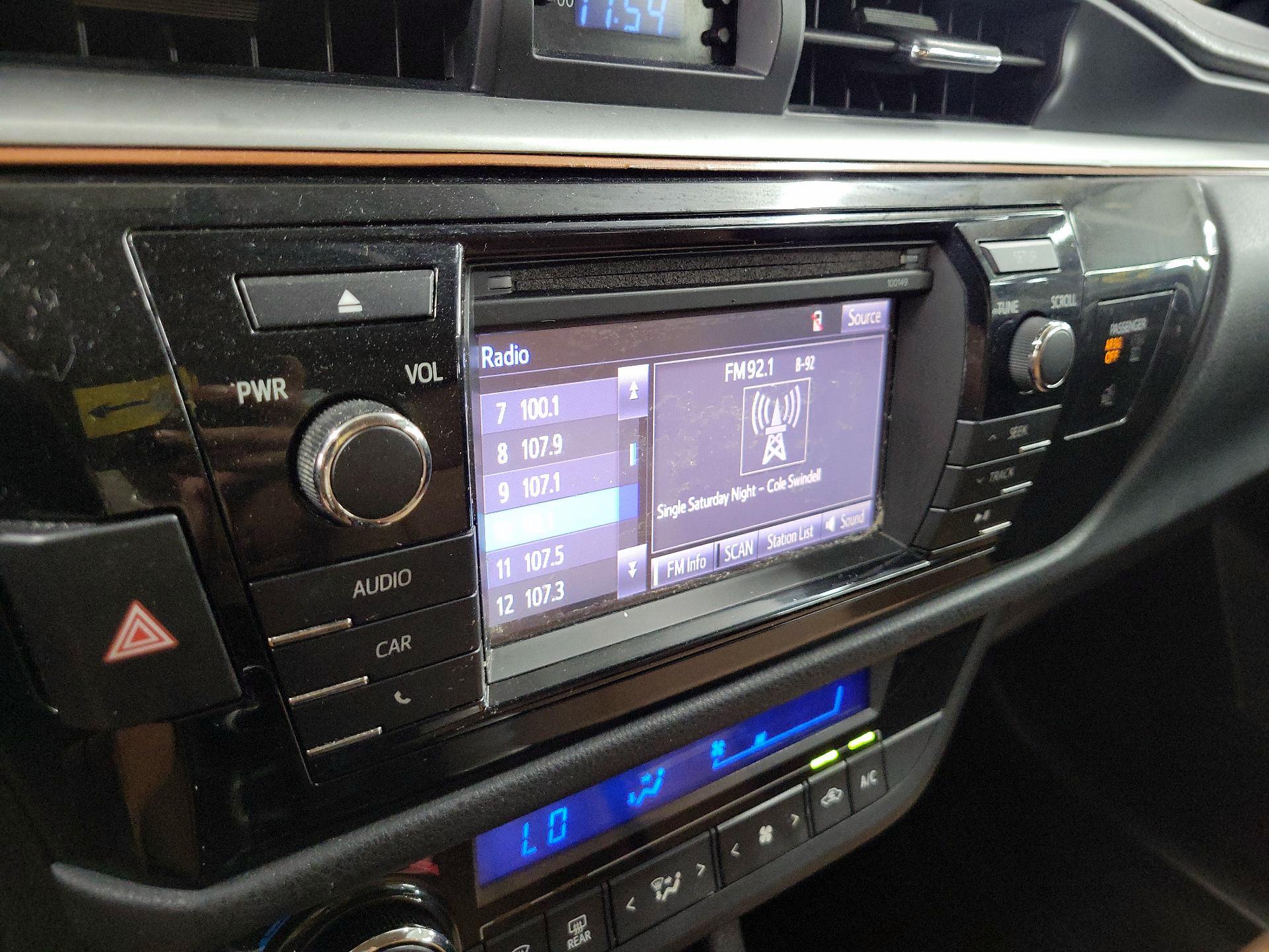 Thumbnail: 2015 Toyota Corolla - 15