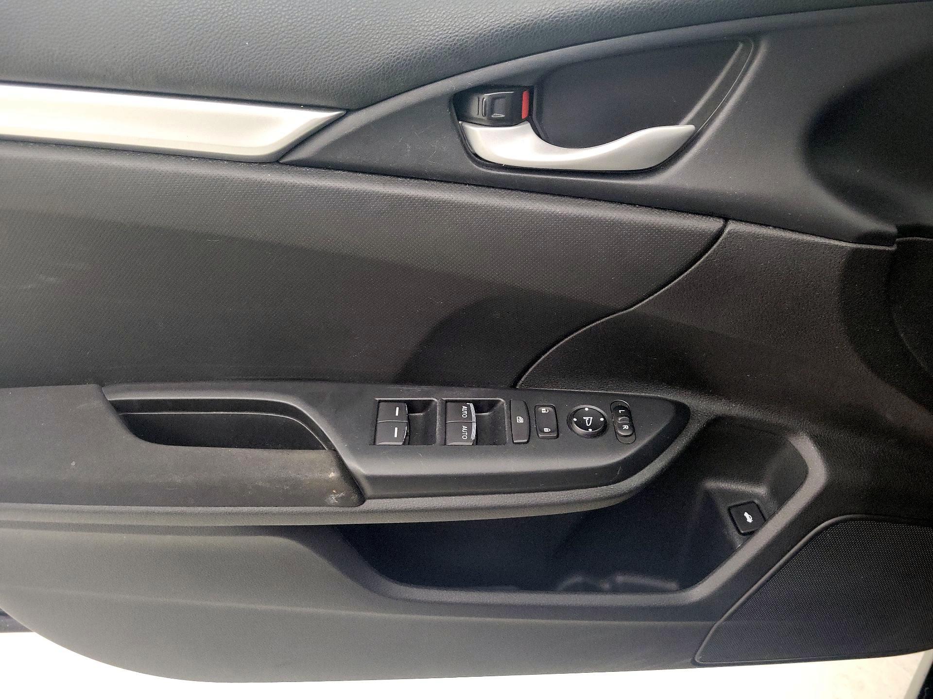 Thumbnail: 2016 Honda Civic - 12