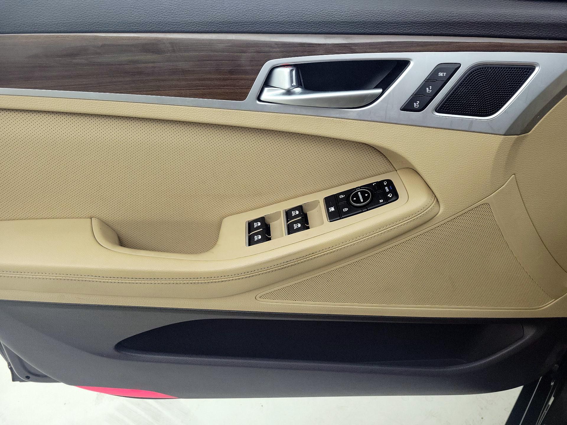 Thumbnail: 2019 Genesis G80 - 12
