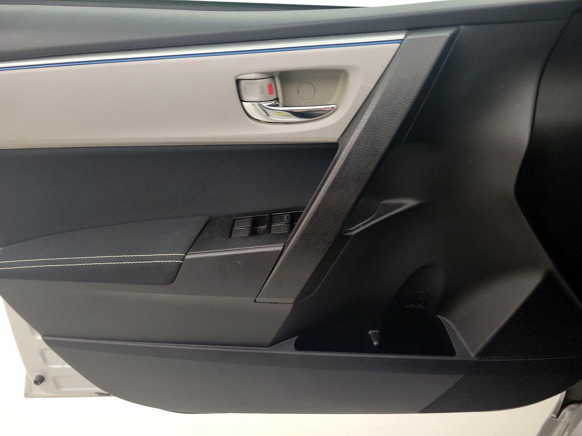 Thumbnail: 2016 Toyota Corolla - 12