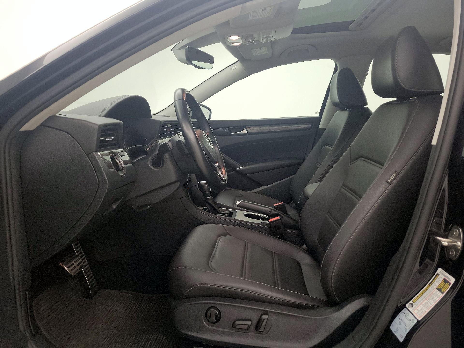 Thumbnail: 2020 Volkswagen Passat - 11