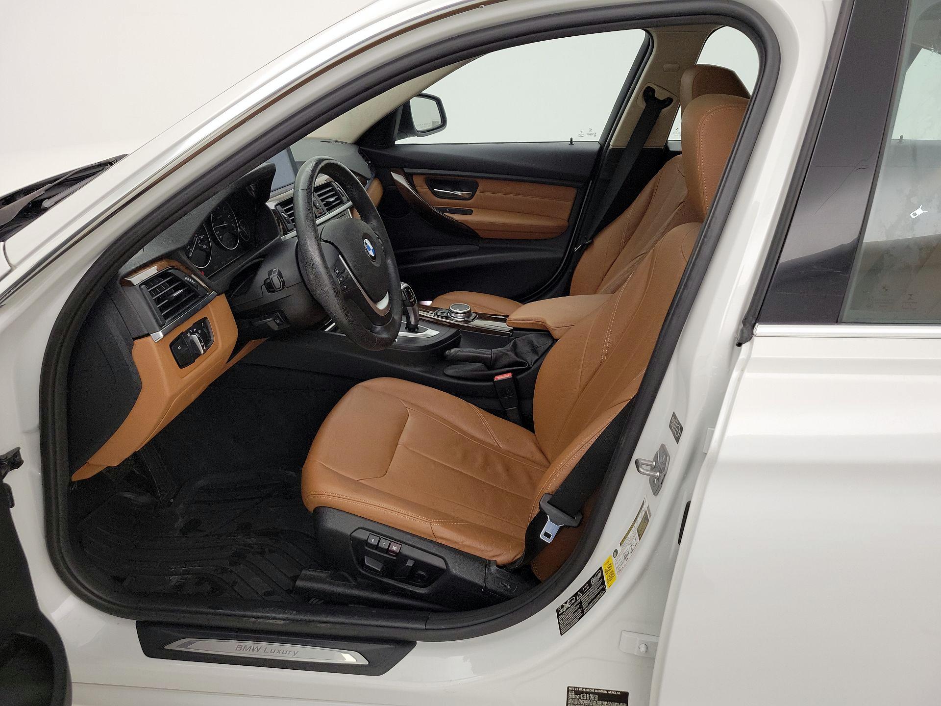 Thumbnail: 2015 BMW 3 Series - 11