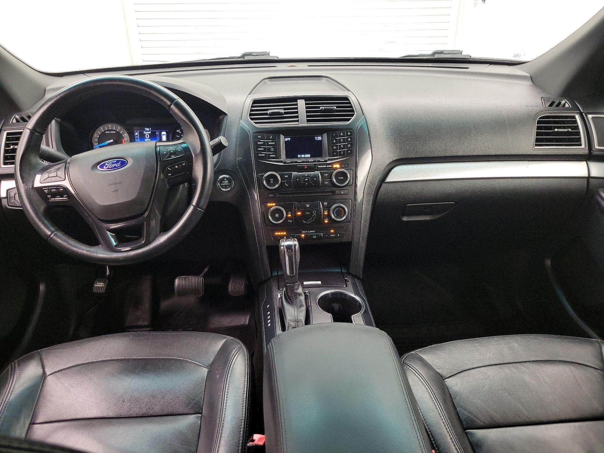 Thumbnail: 2016 Ford Explorer - 9
