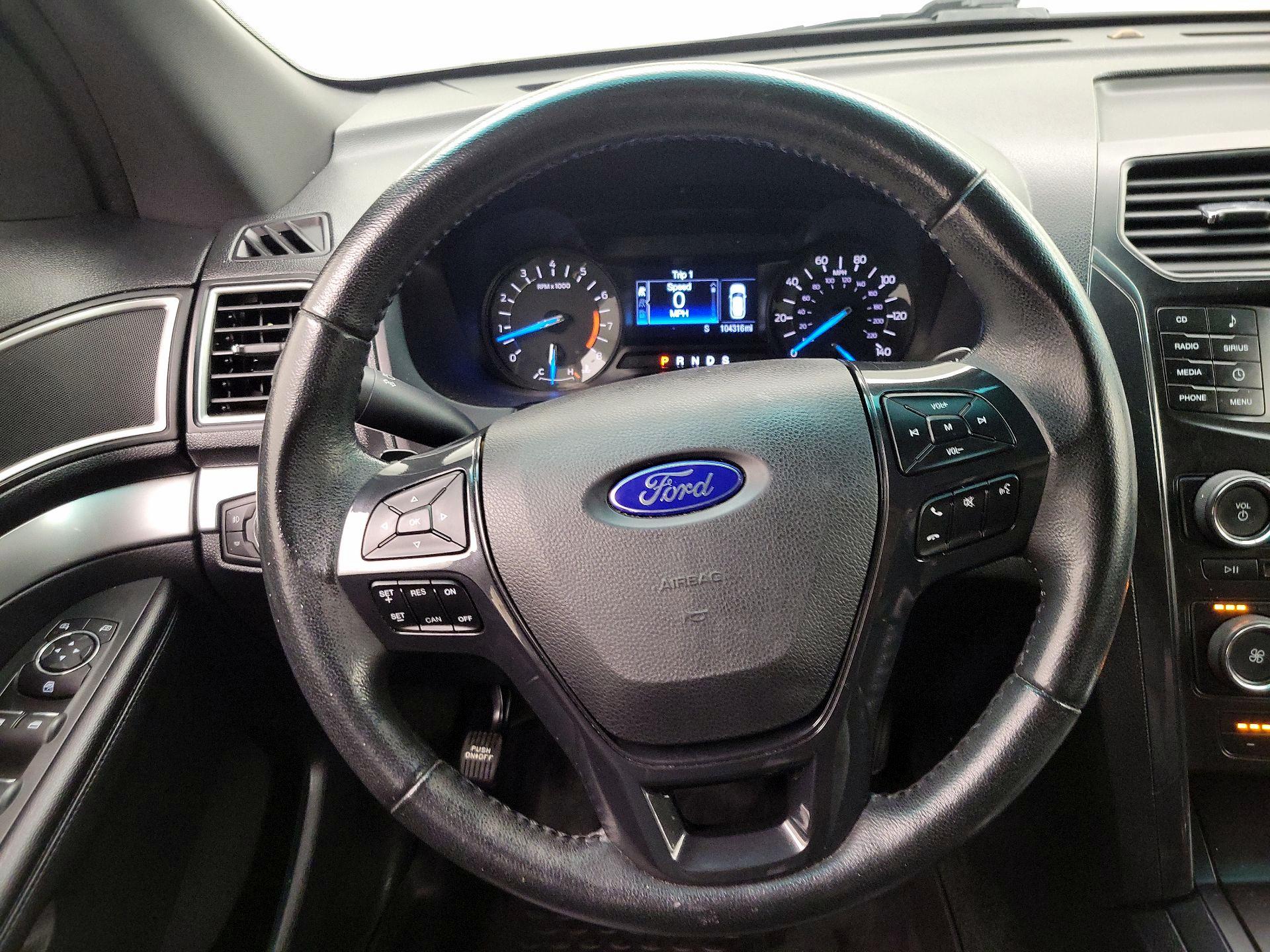 Thumbnail: 2016 Ford Explorer - 10