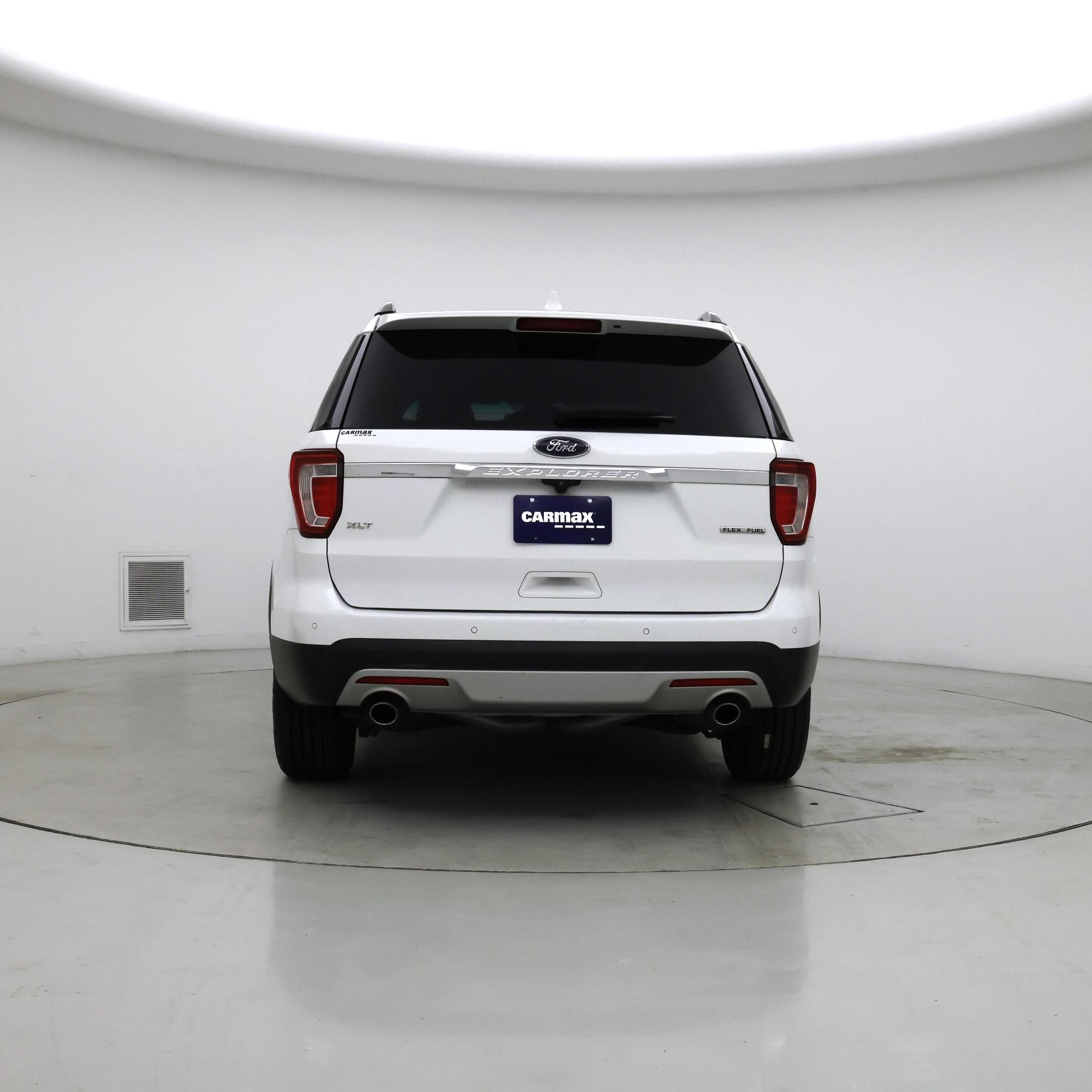Thumbnail: 2016 Ford Explorer - 6