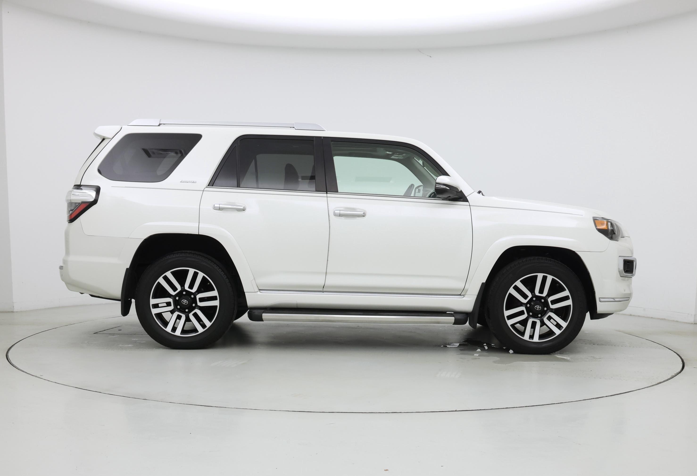 Thumbnail: 2017 Toyota 4Runner - 7