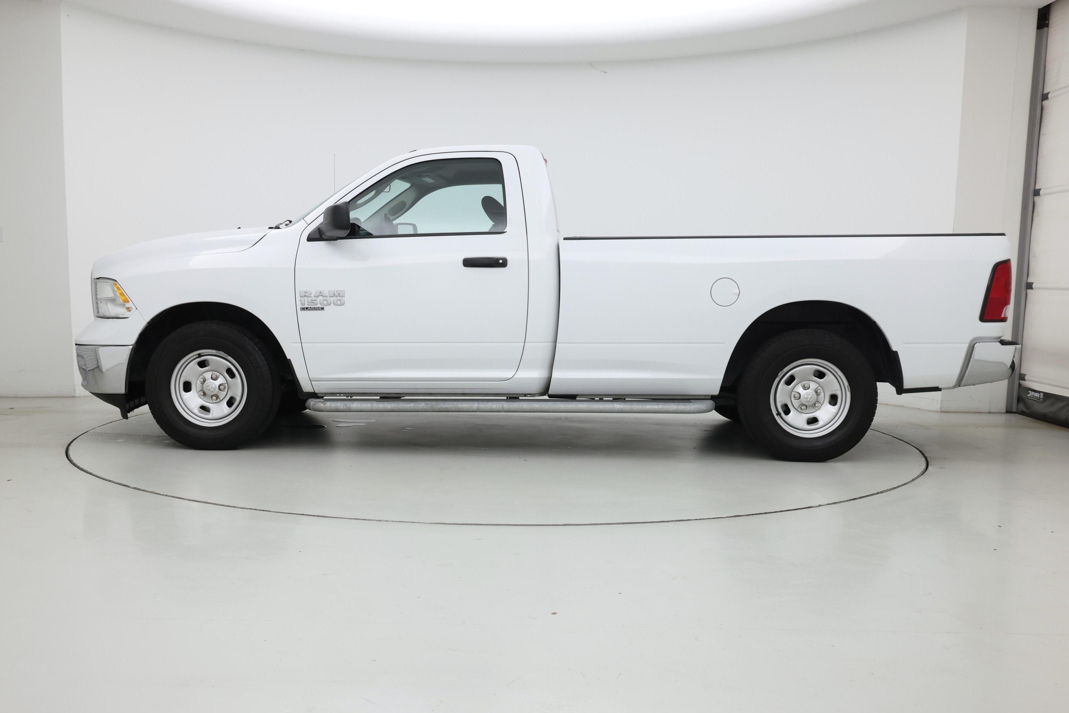 Thumbnail: 2023 RAM 1500 Classic - 3