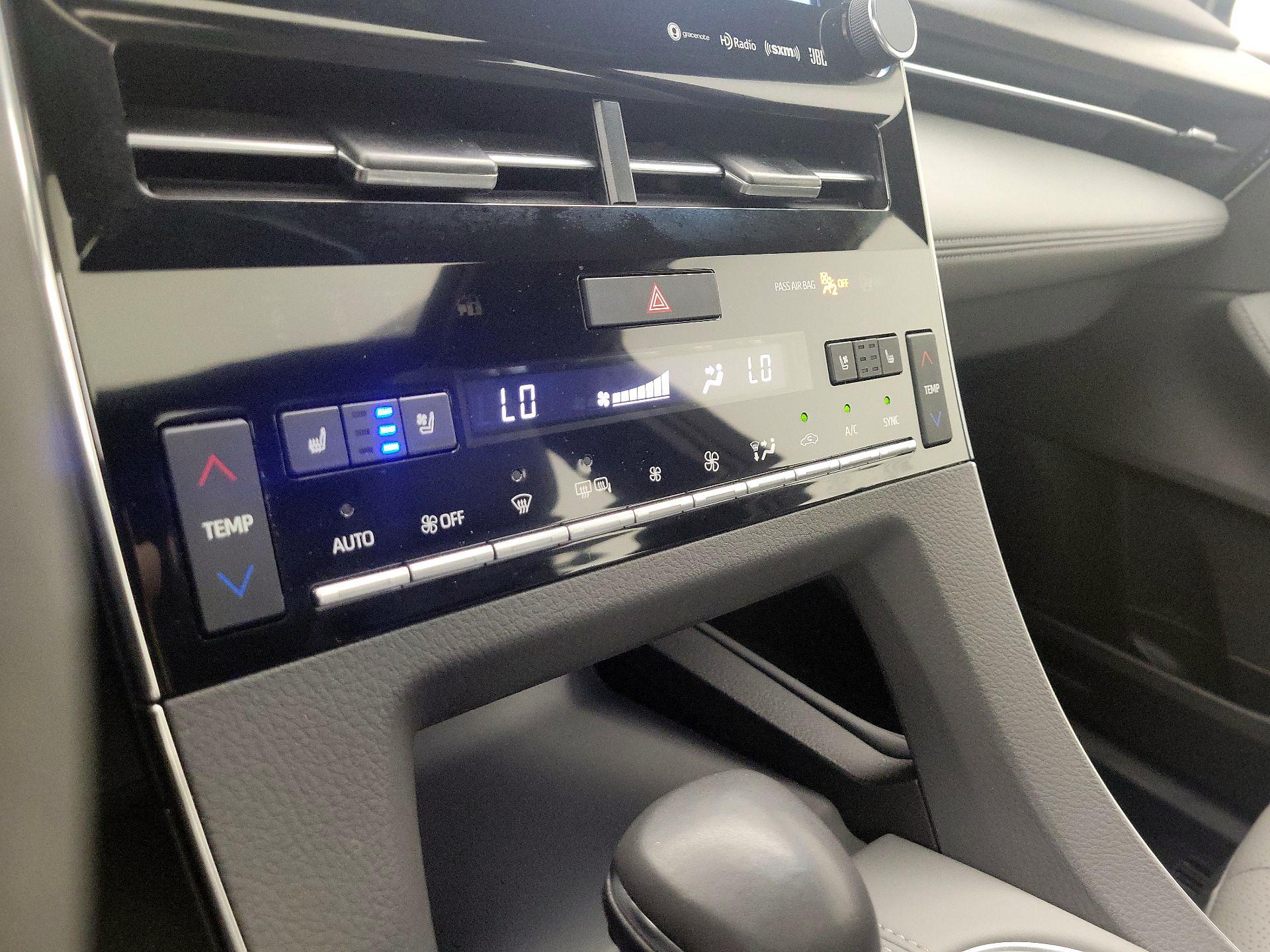 Thumbnail: 2020 Toyota Avalon - 16