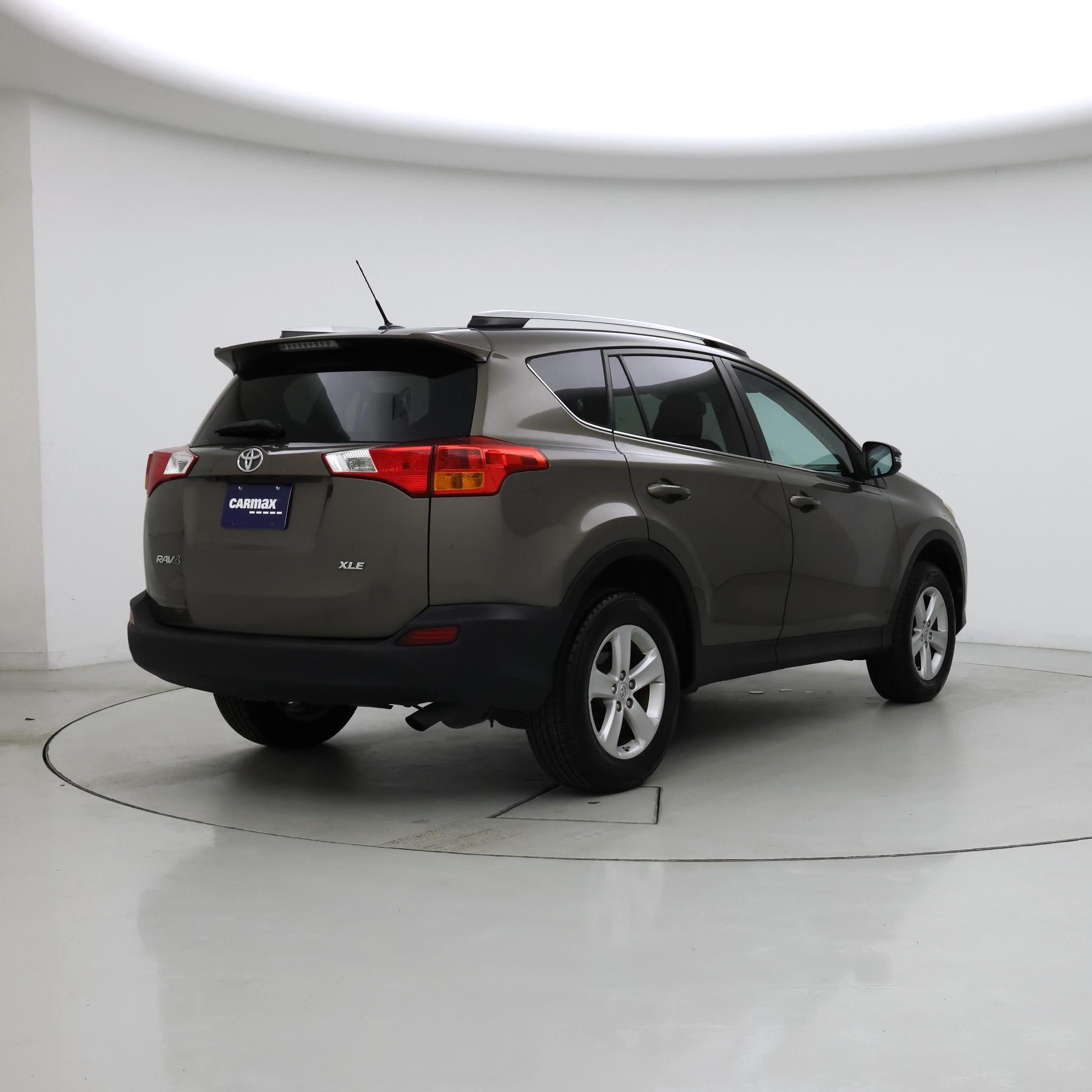 Thumbnail: 2014 Toyota RAV4 - 8