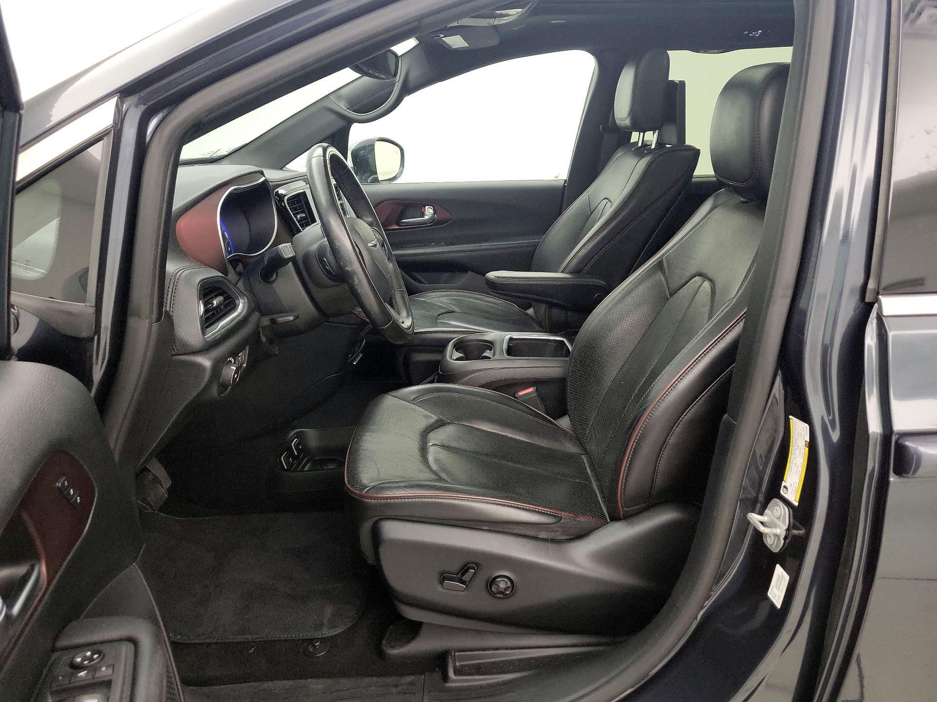 Thumbnail: 2020 Chrysler Pacifica - 11